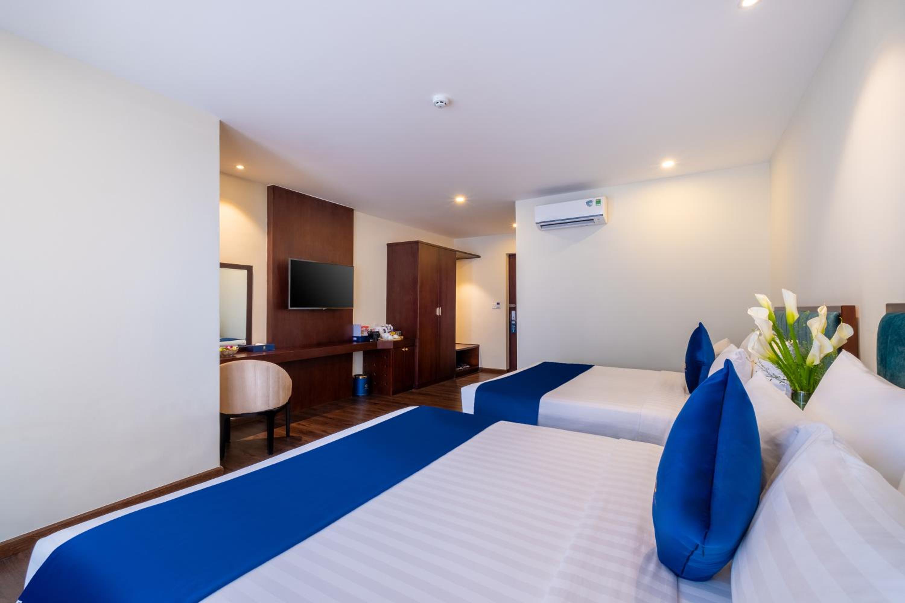 Twin Room - Photo 4