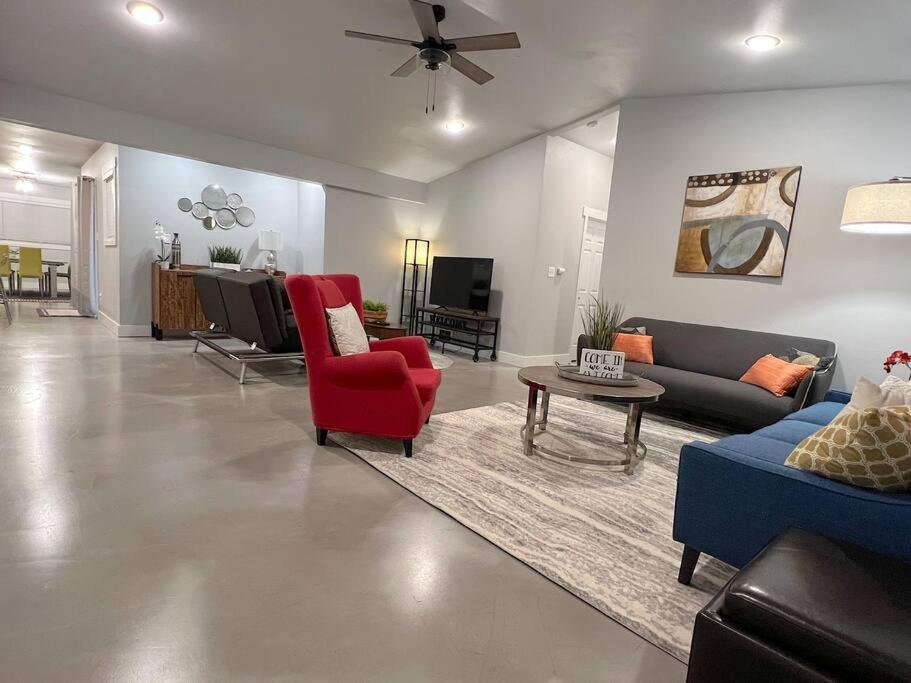 Three-Bedroom House photo 1