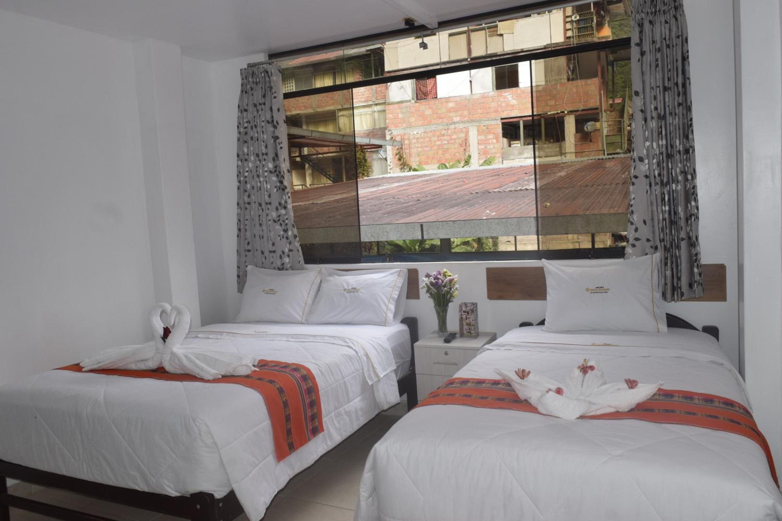 Deluxe Room (2 Adults + 1 Child) photo 2
