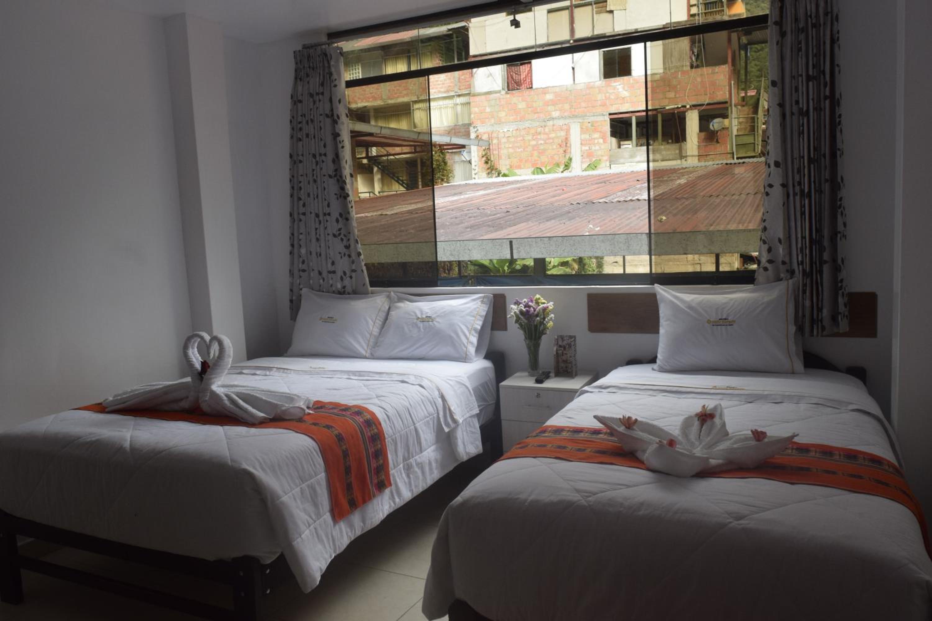 Deluxe Room (2 Adults + 1 Child) photo 3