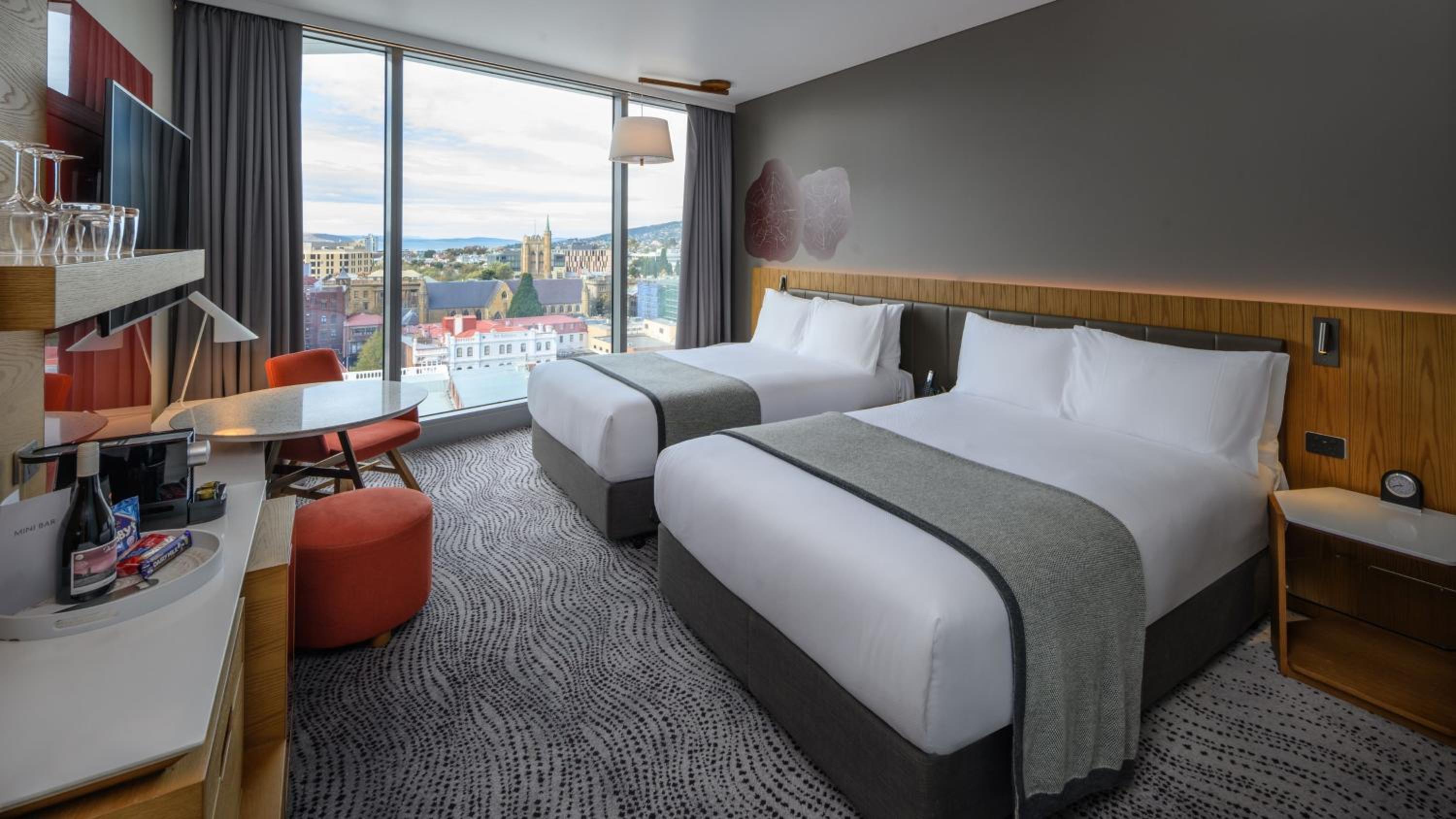 Standard Double Room with Two Double Beds and Harbor View - Lounge Access - Photo 5