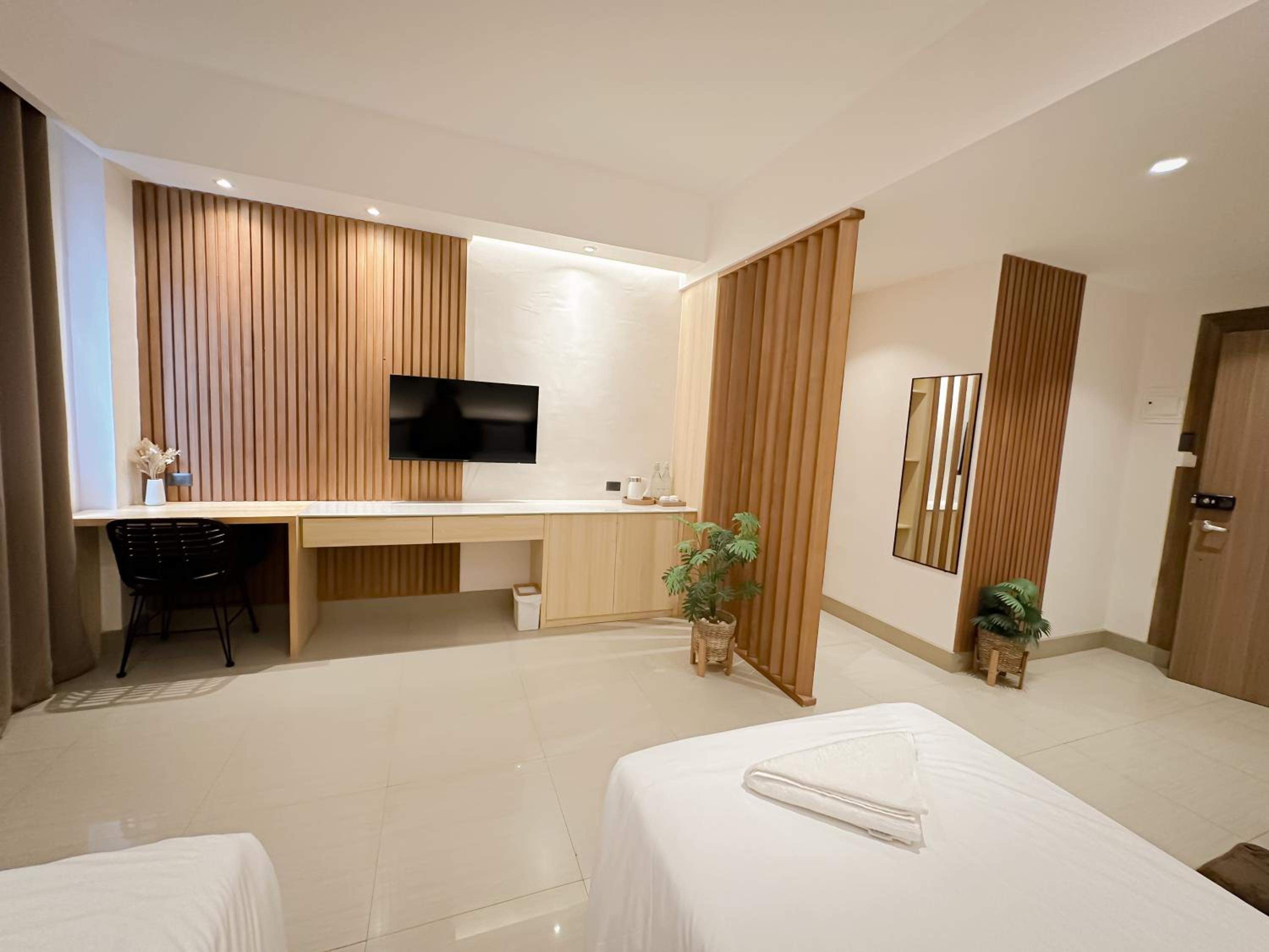 Deluxe Double or Twin Room photo 3