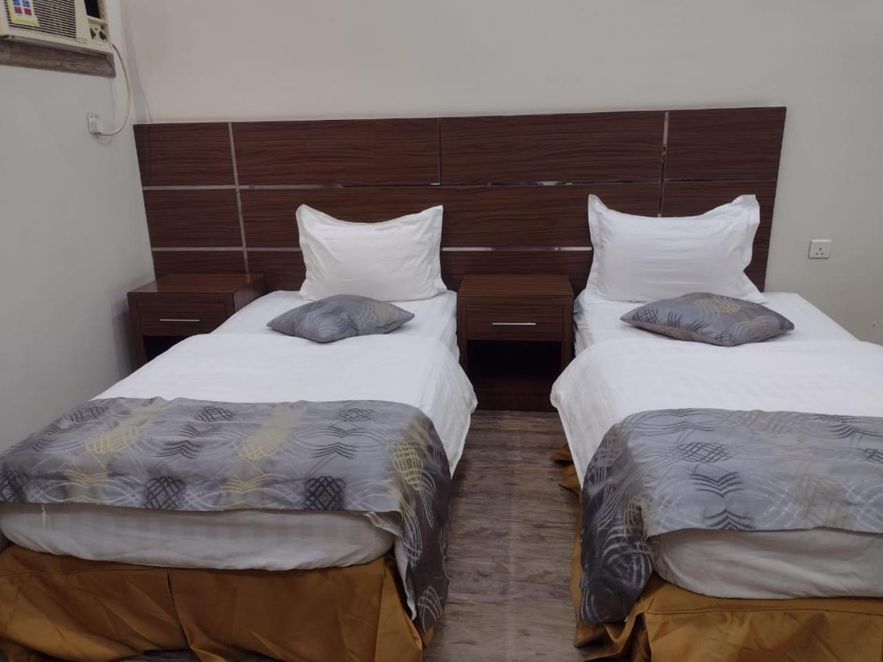 Double or Twin Room with Private Bathroom photo 3