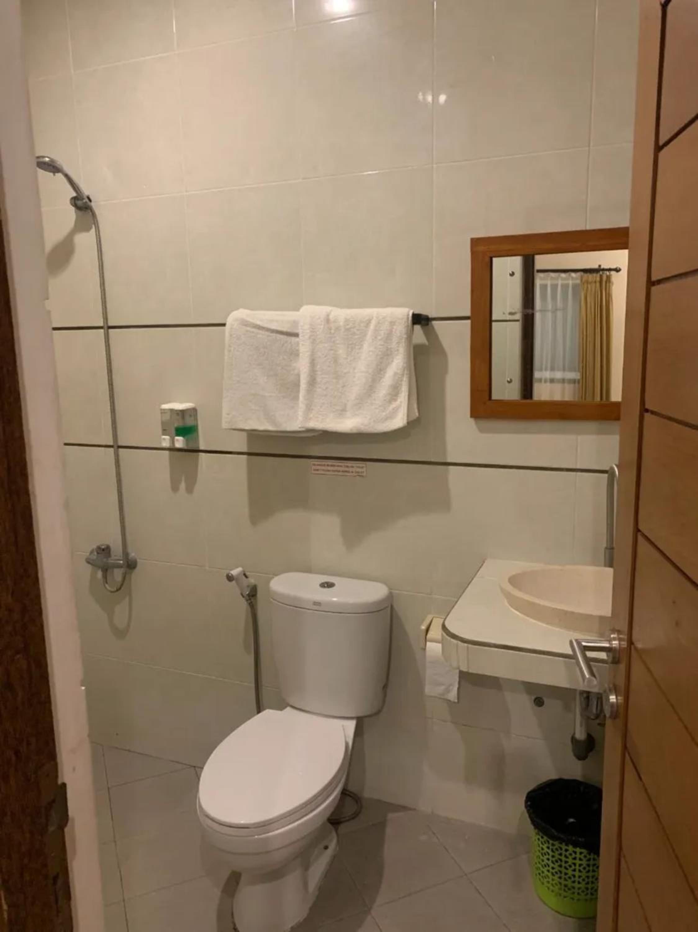 Deluxe Double Room with Balcony - Photo 7