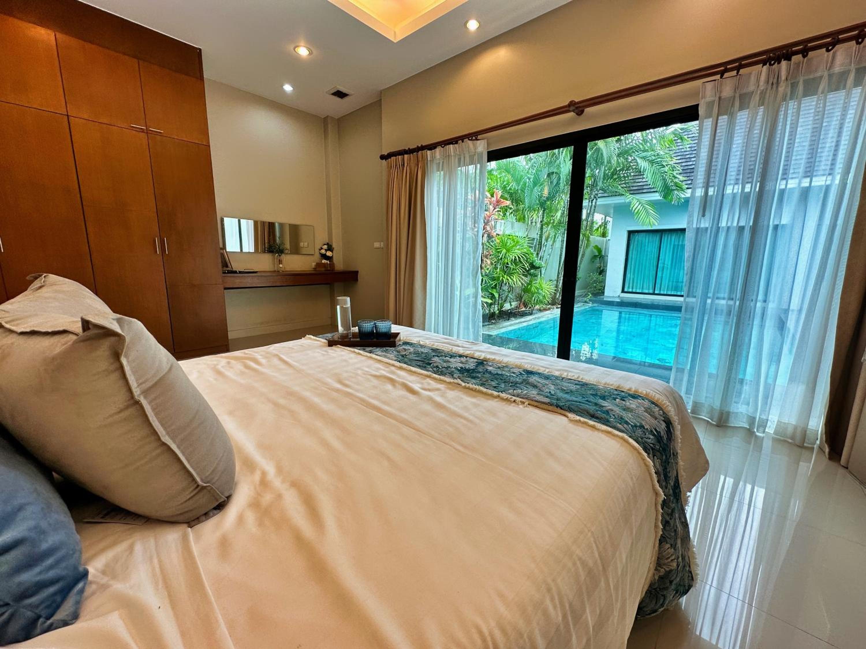 Three-Bedroom Villa - Photo 12