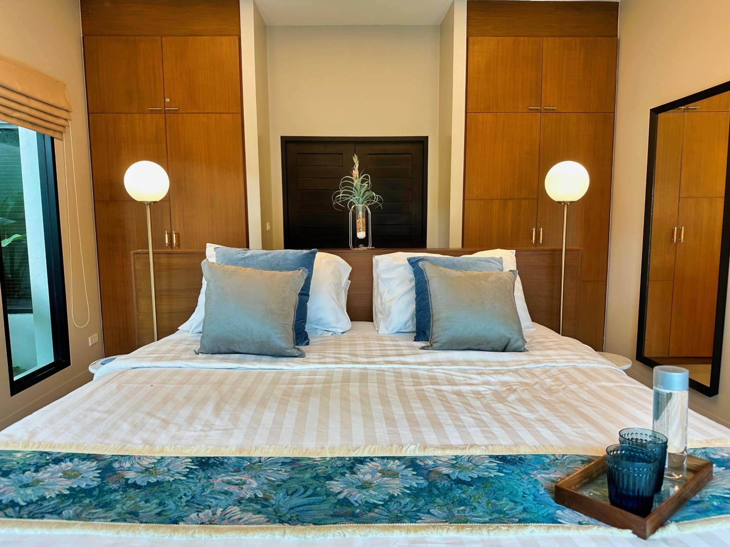 Three-Bedroom Villa - Photo 10