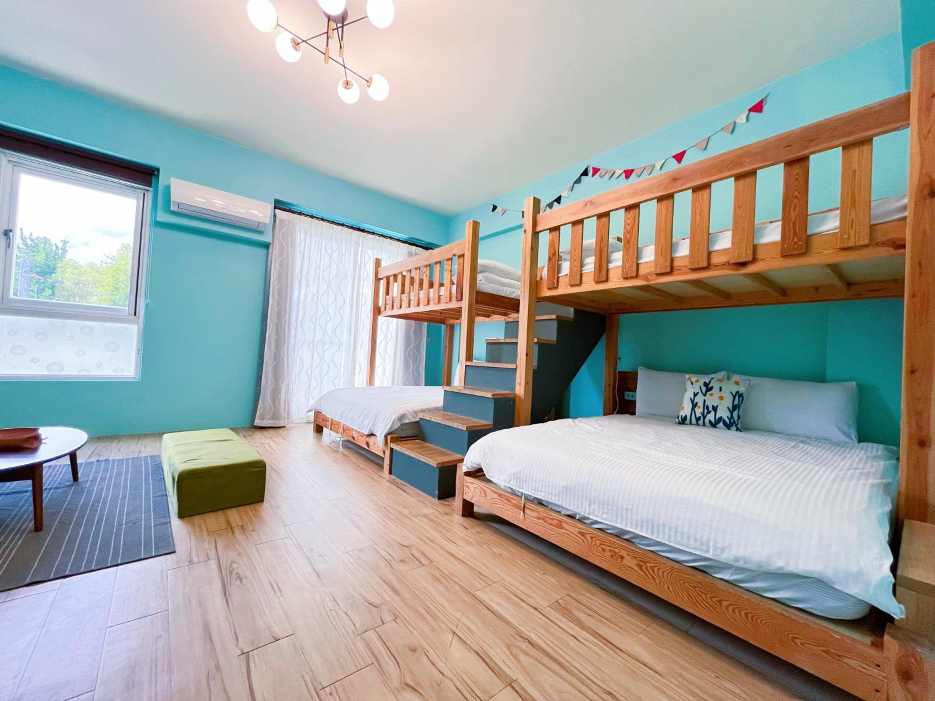 Deluxe Family Room photo 1