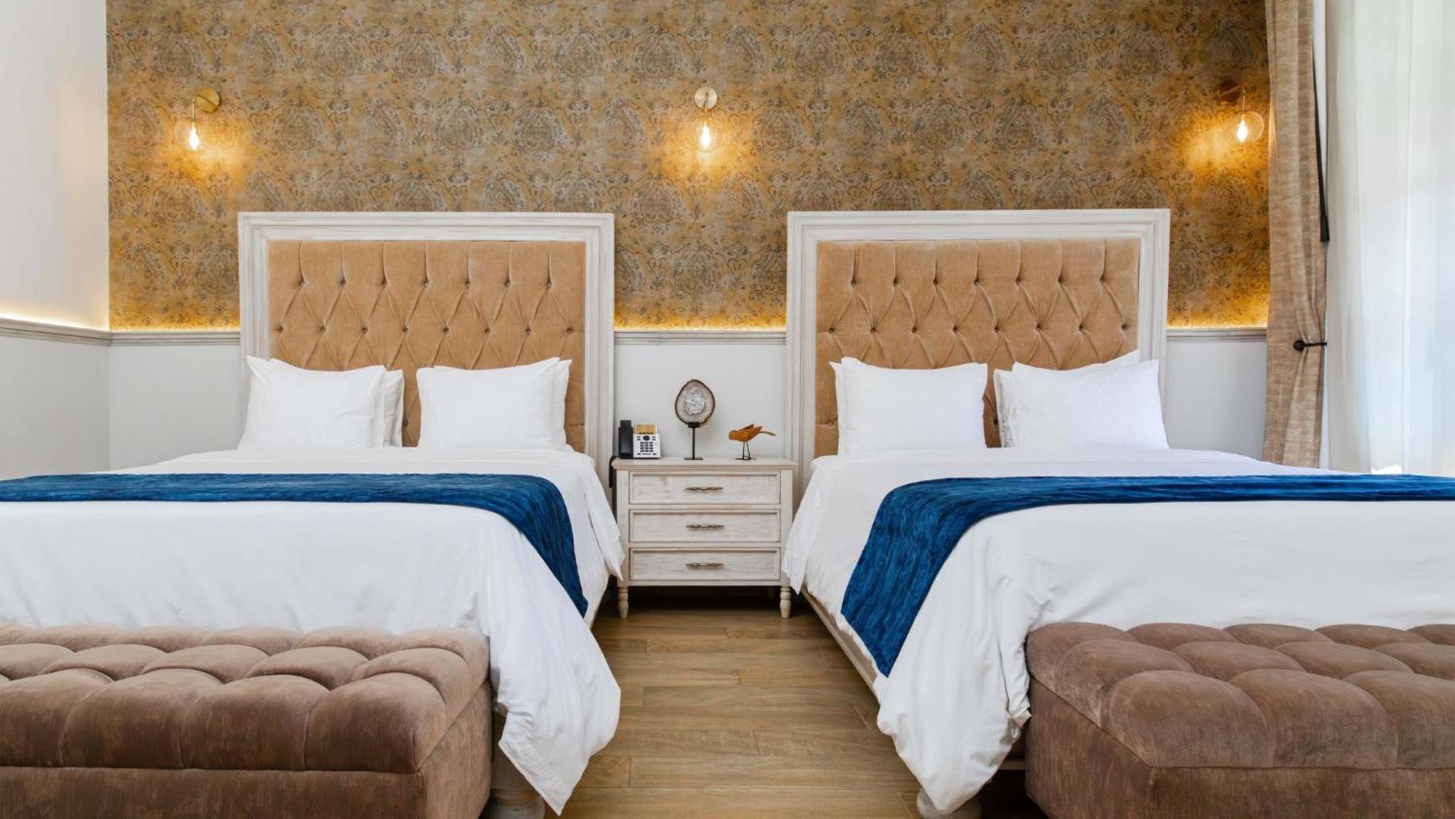 Queen Room with Two Queen Beds, Balcony and Cathedral View - Photo 9