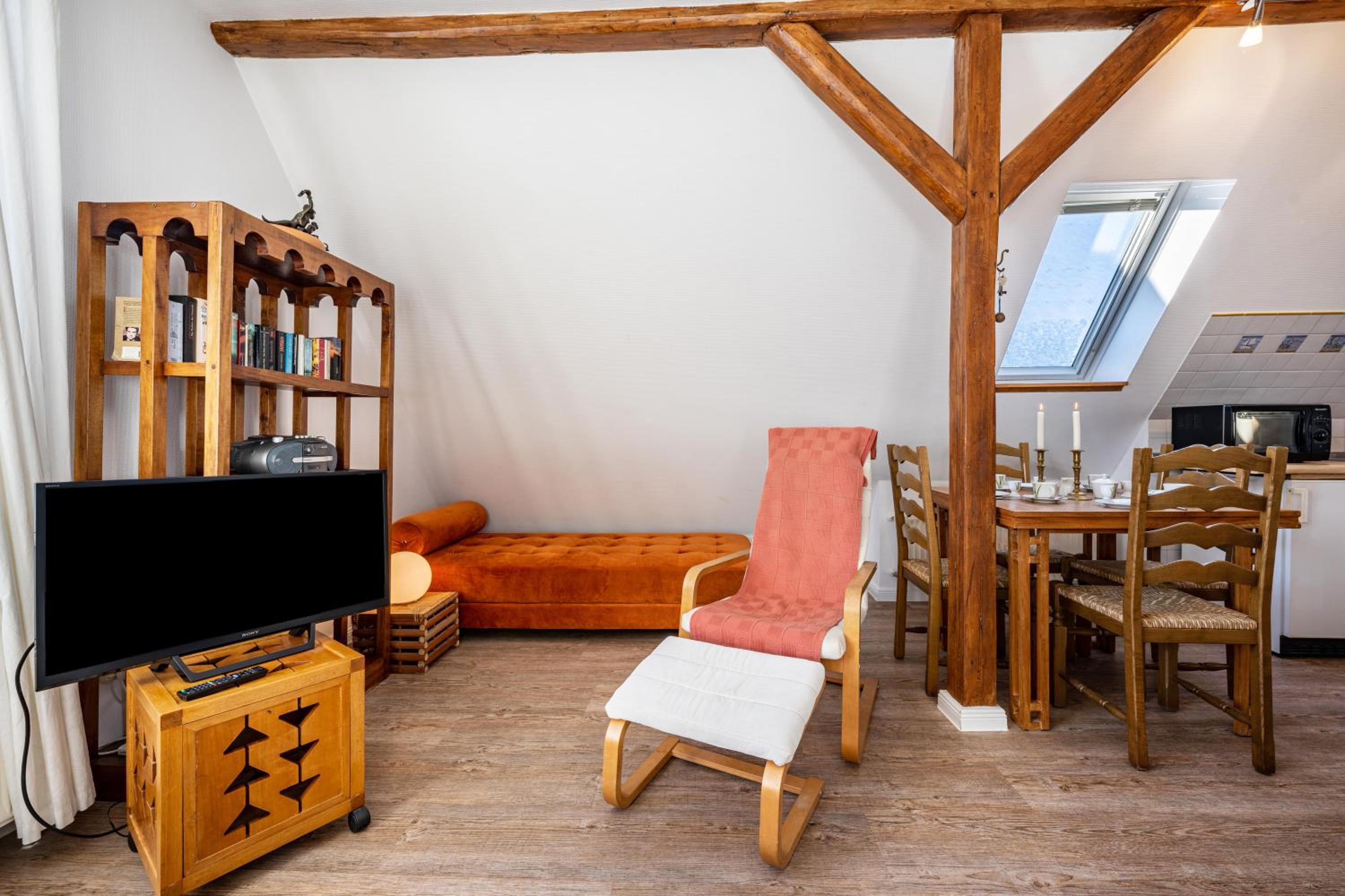 Two-Bedroom Deluxe Apartment with Garden View photo 3