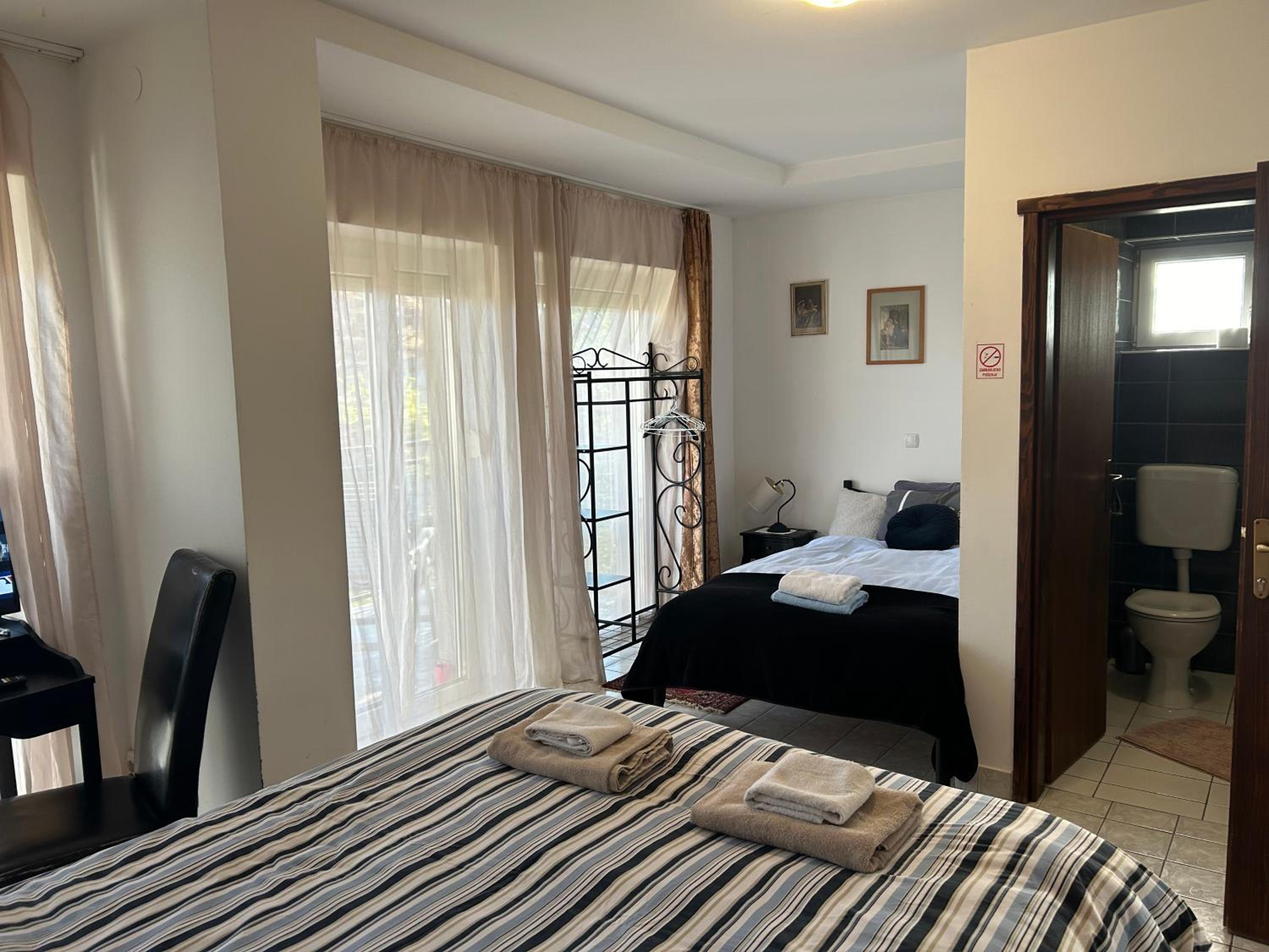 Family Room with Balcony - Photo 6