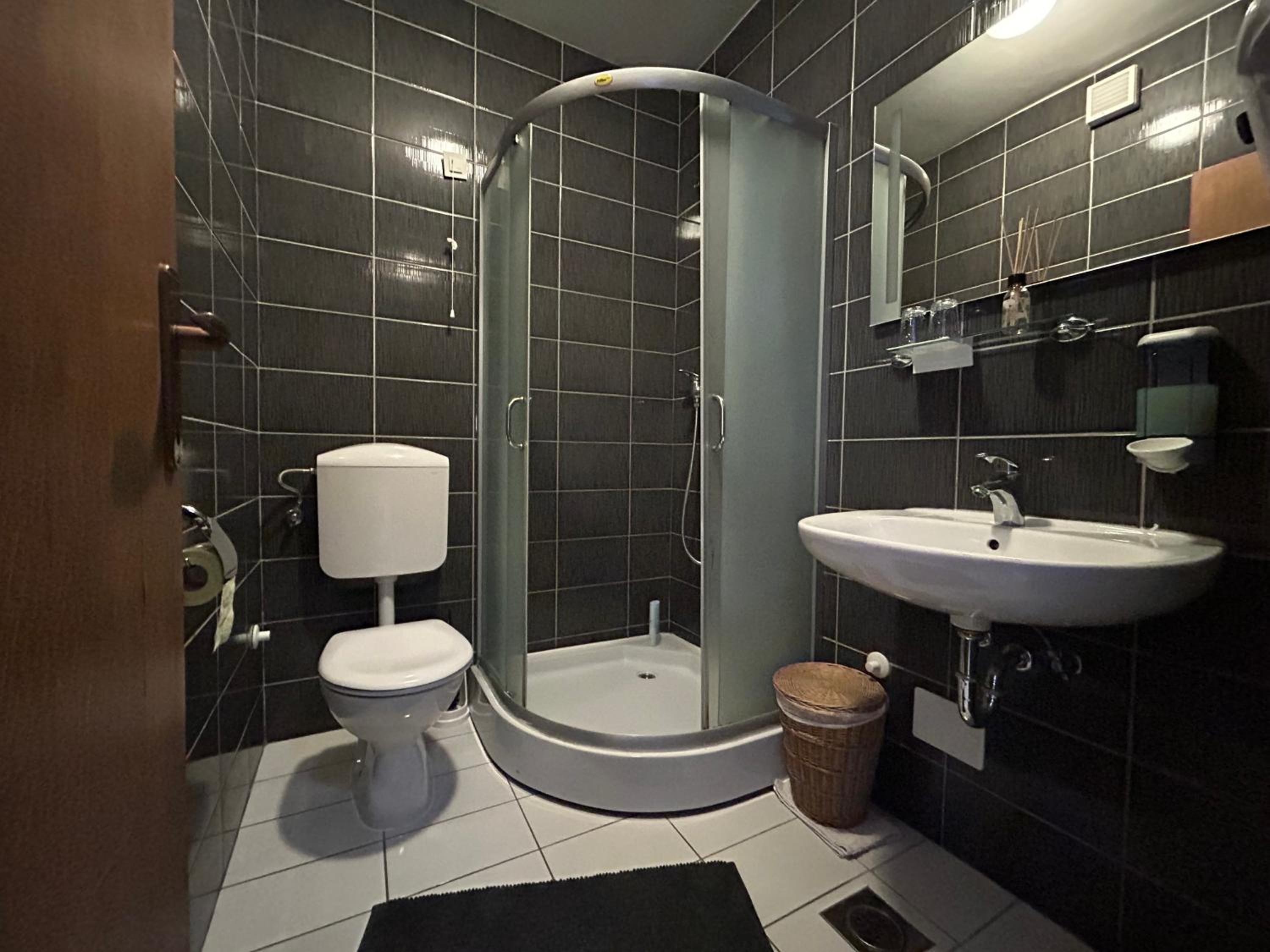 Double Room - Photo 4