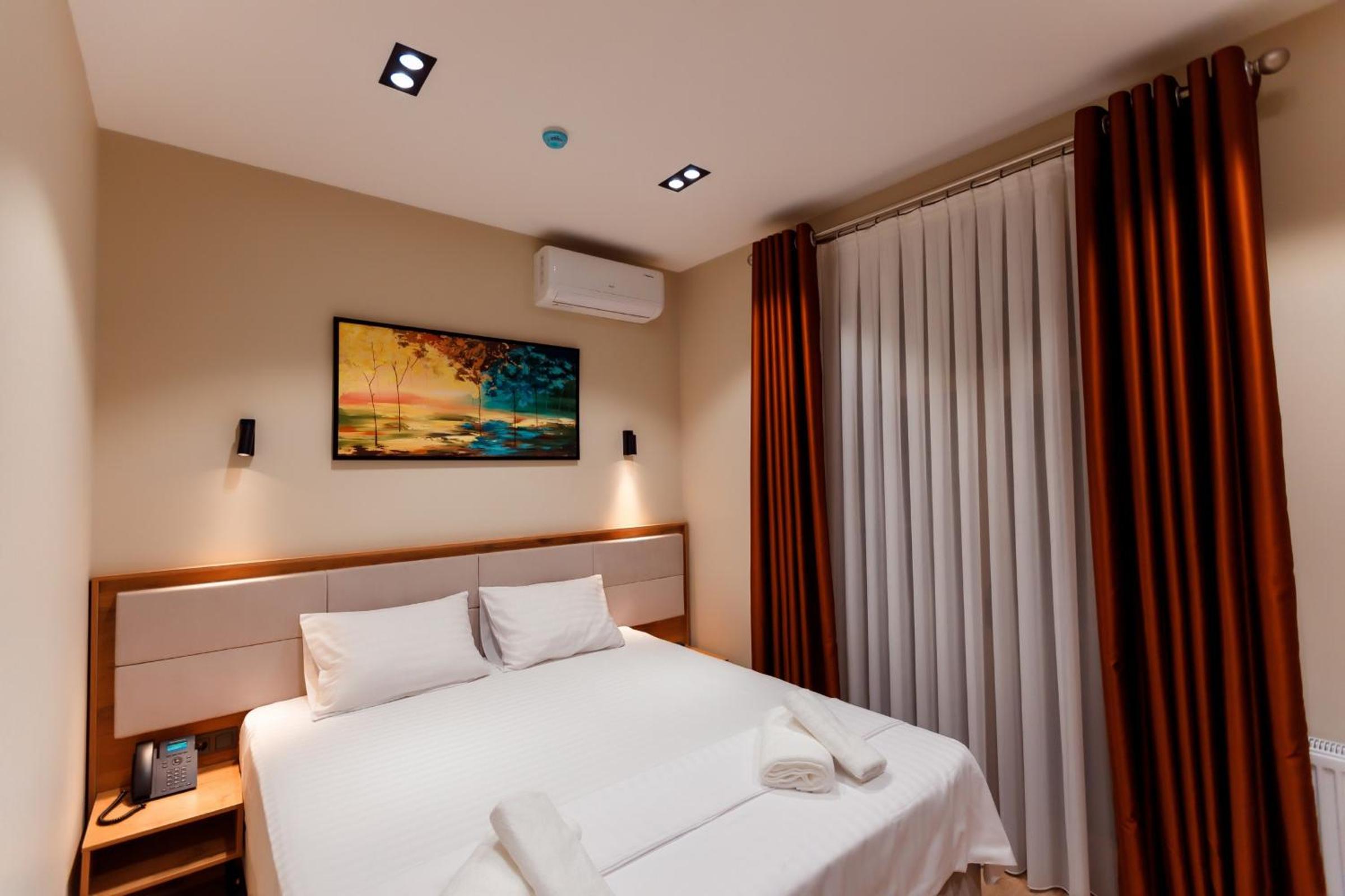 Budget Double Room photo 2