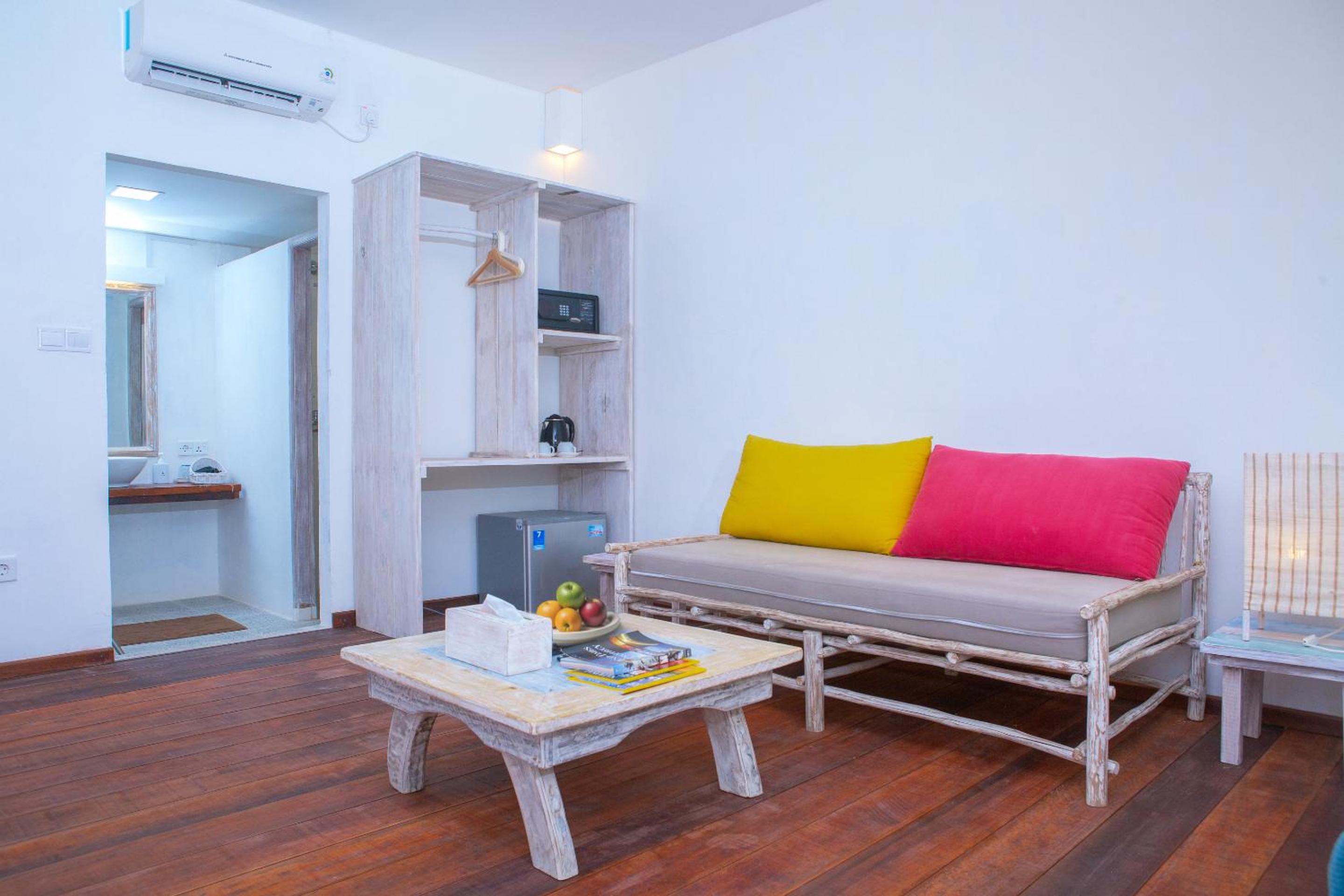 Deluxe Double Room with Sea View - Photo 3