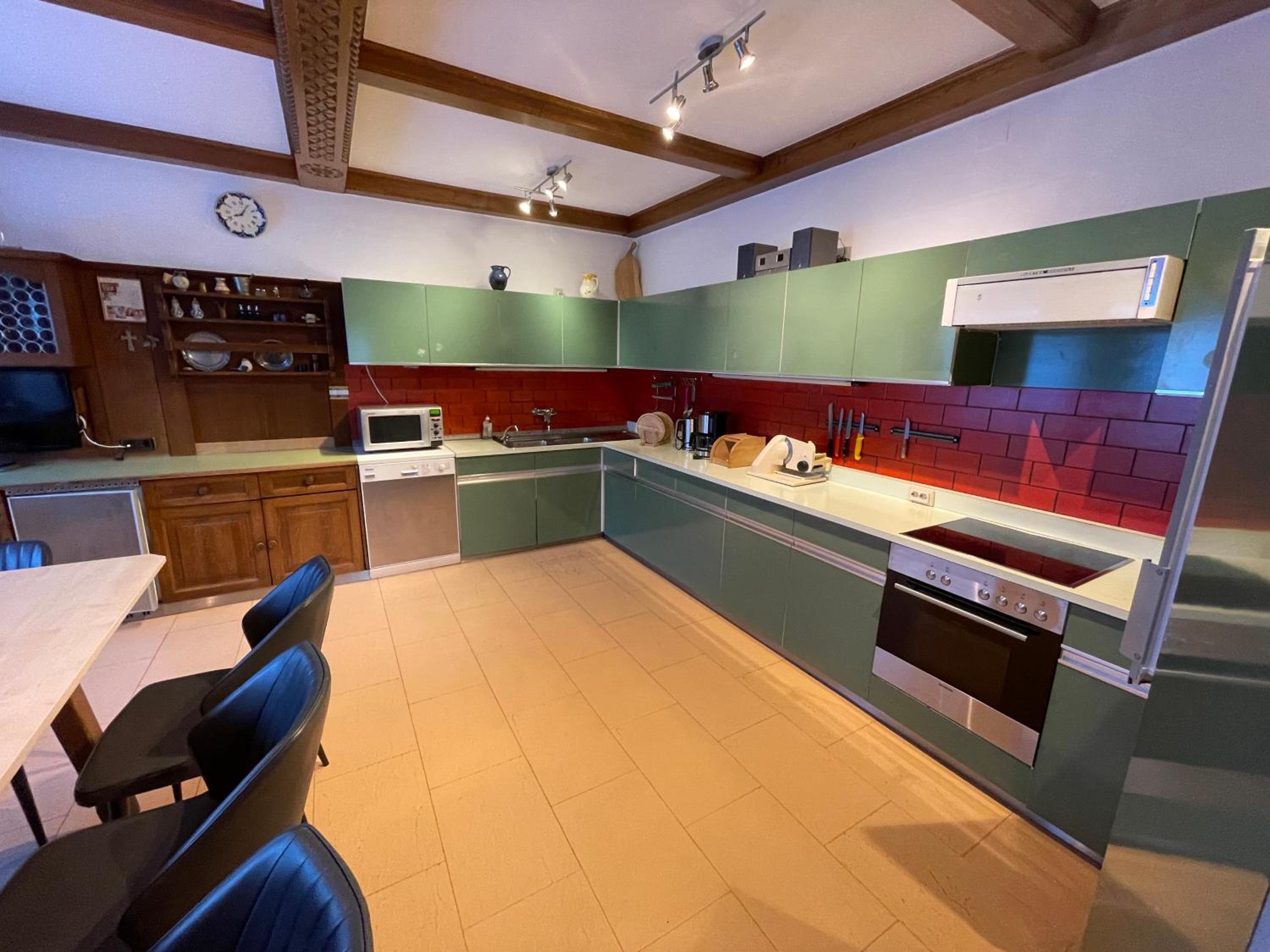 Four-Bedroom House photo 2