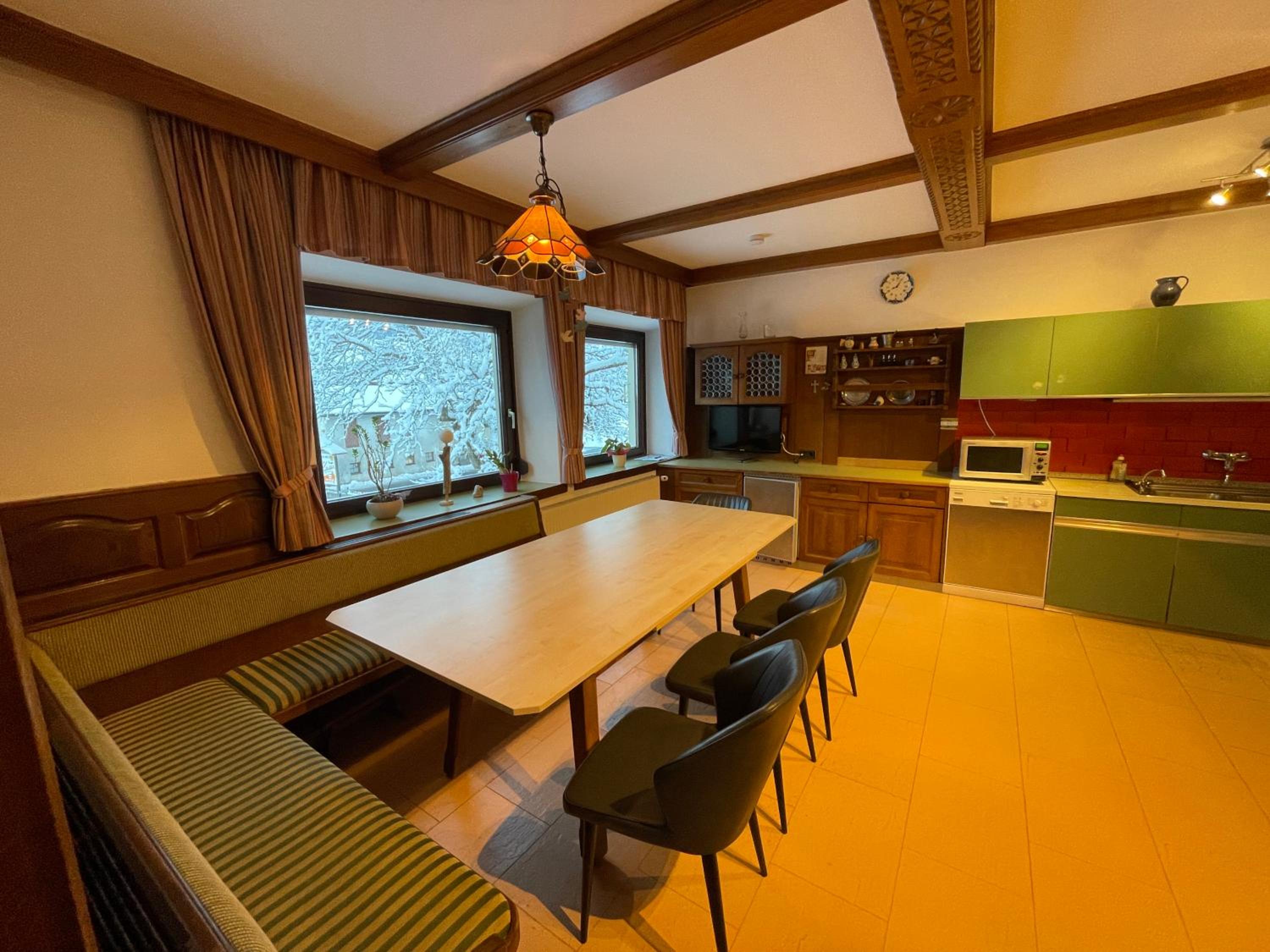 Four-Bedroom House photo 3