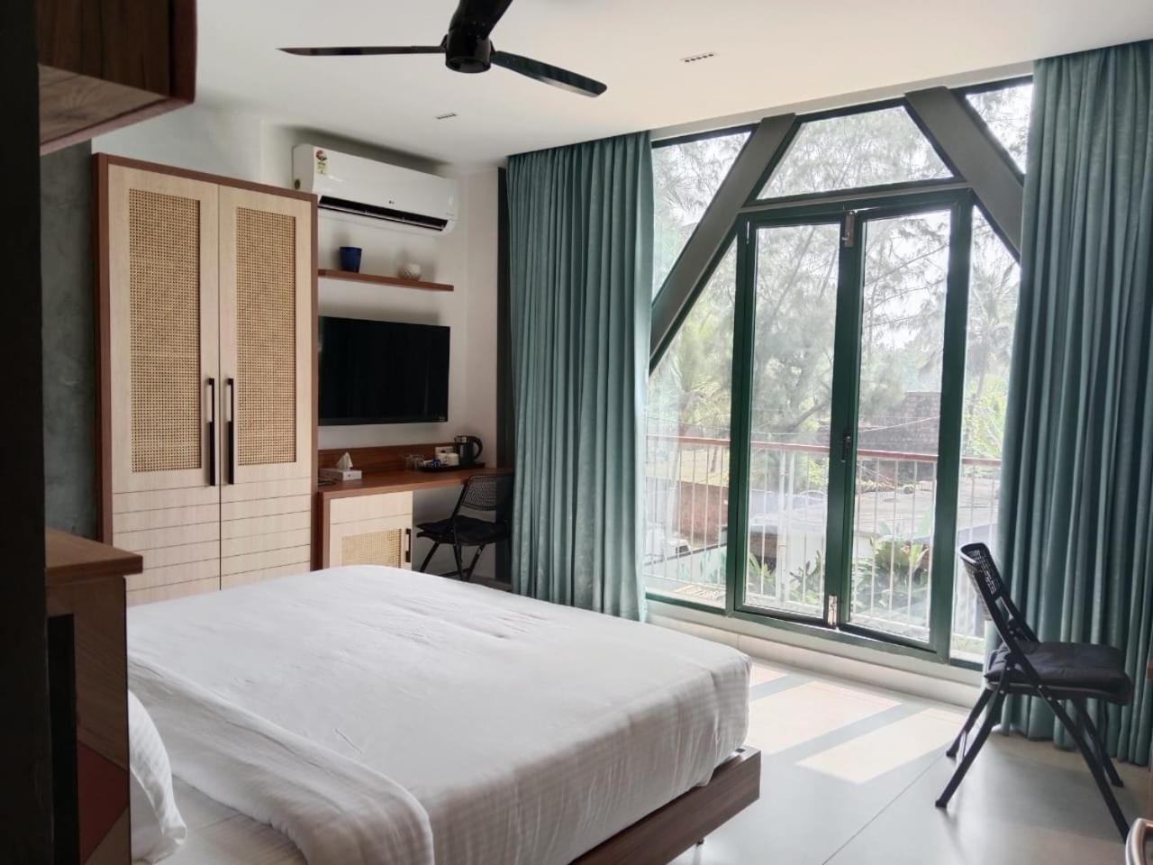 Deluxe Double Room with Balcony