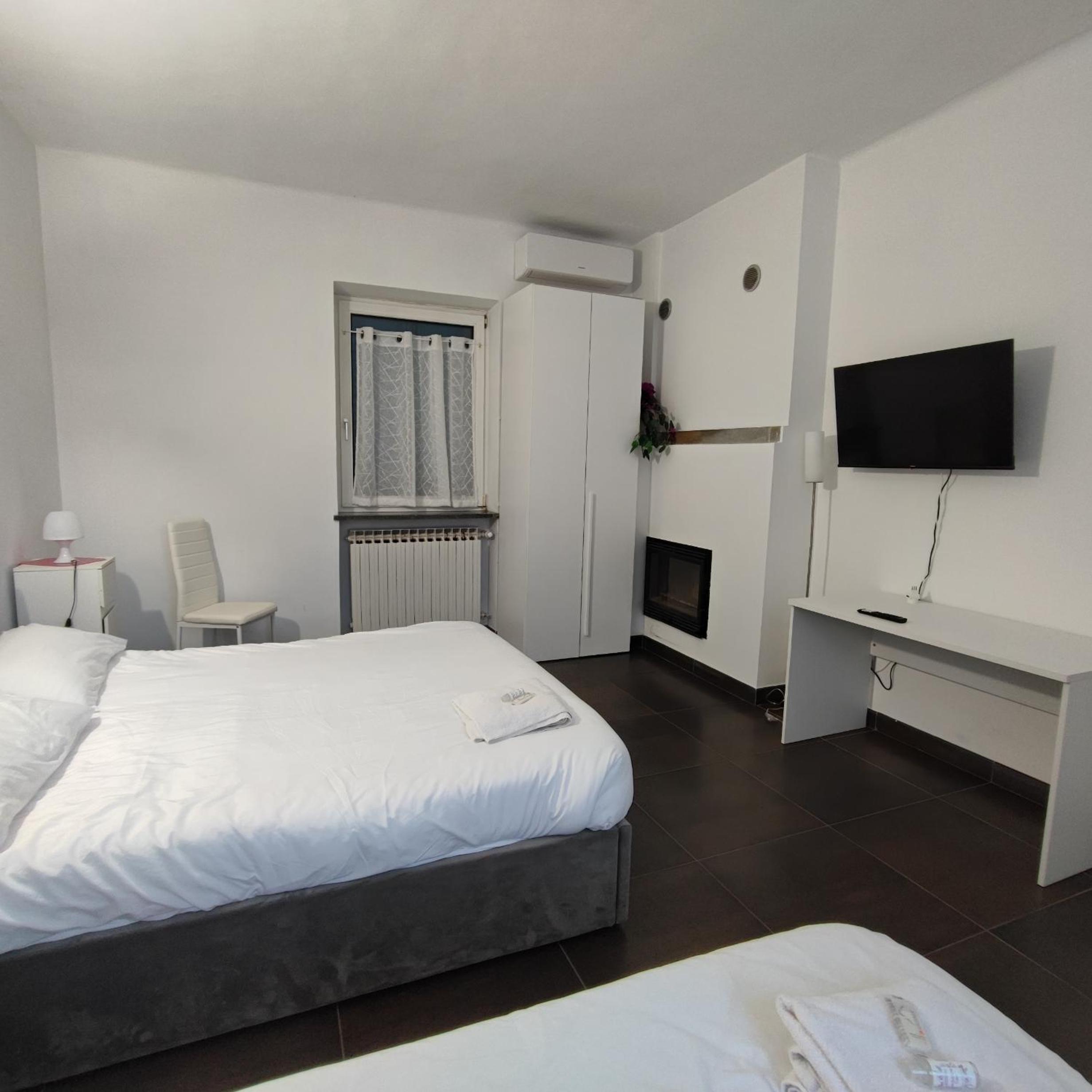 Triple Room with Private External Bathroom photo 3
