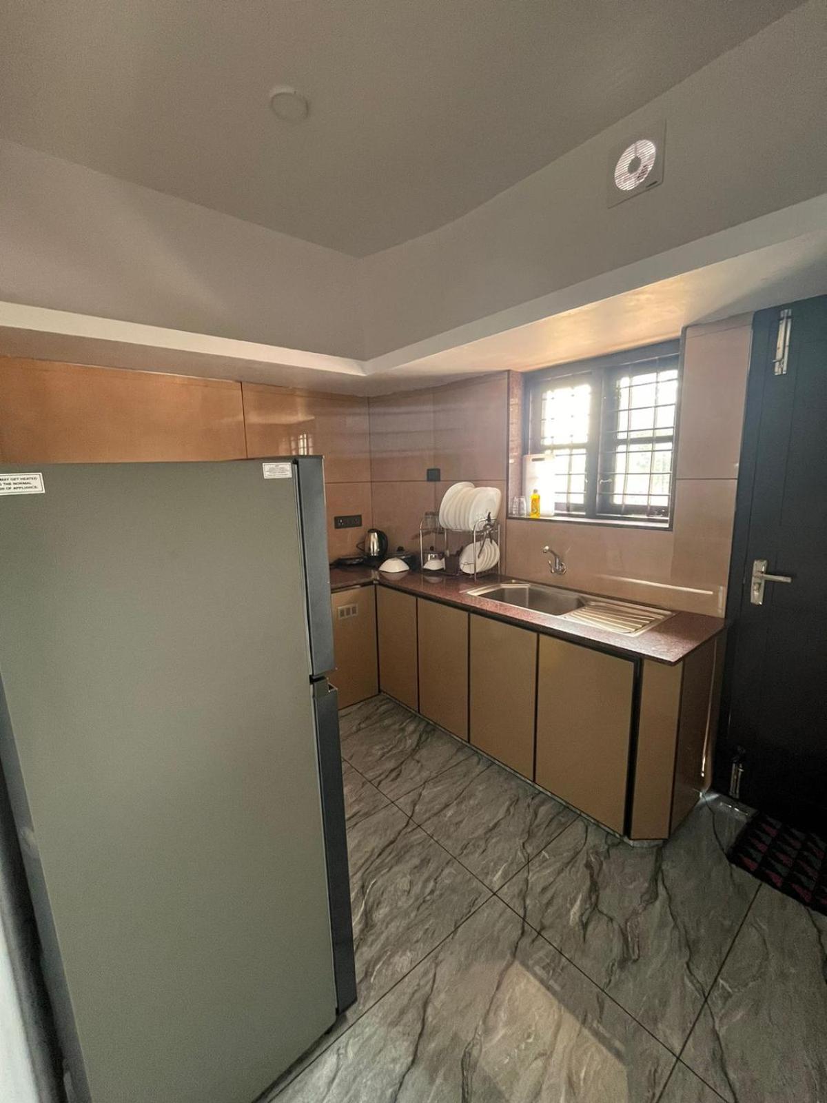 Family Room with Bathroom photo 3