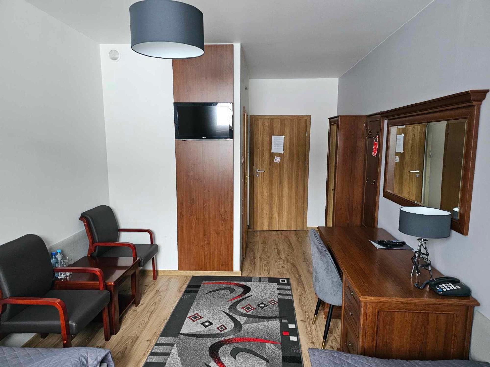 Twin Room - Photo 2