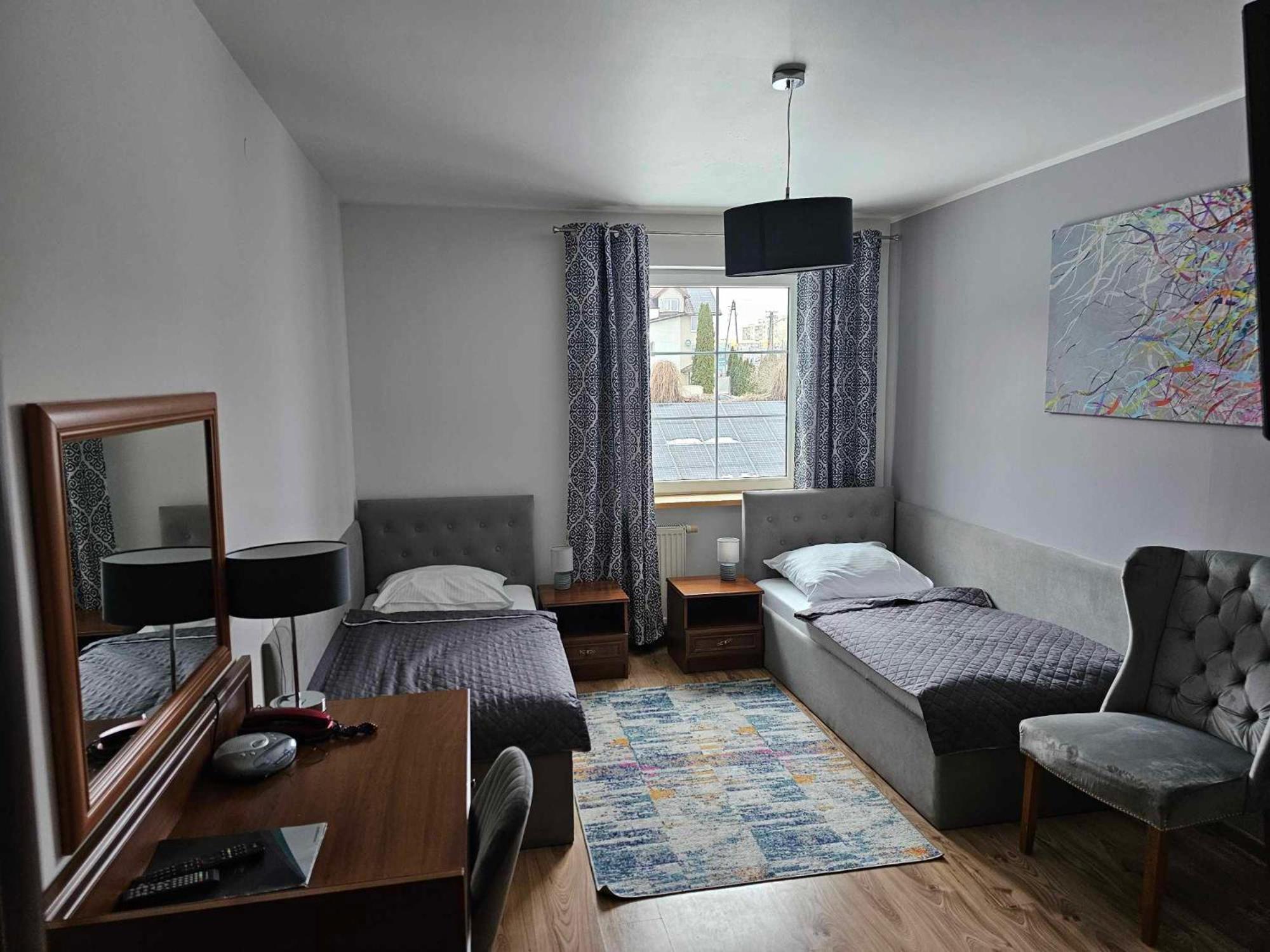 Twin Room - Photo 5