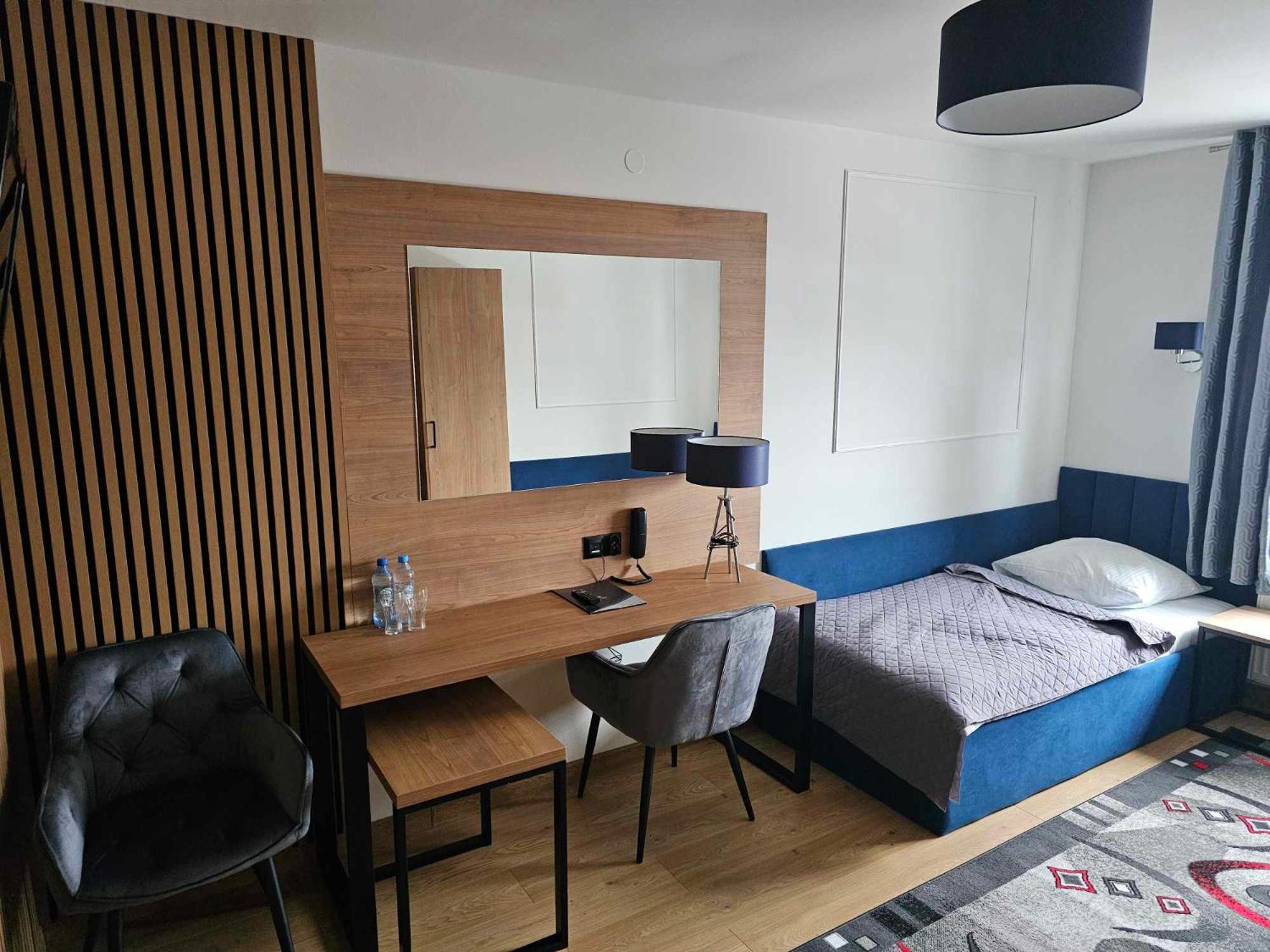 Twin Room - Photo 7