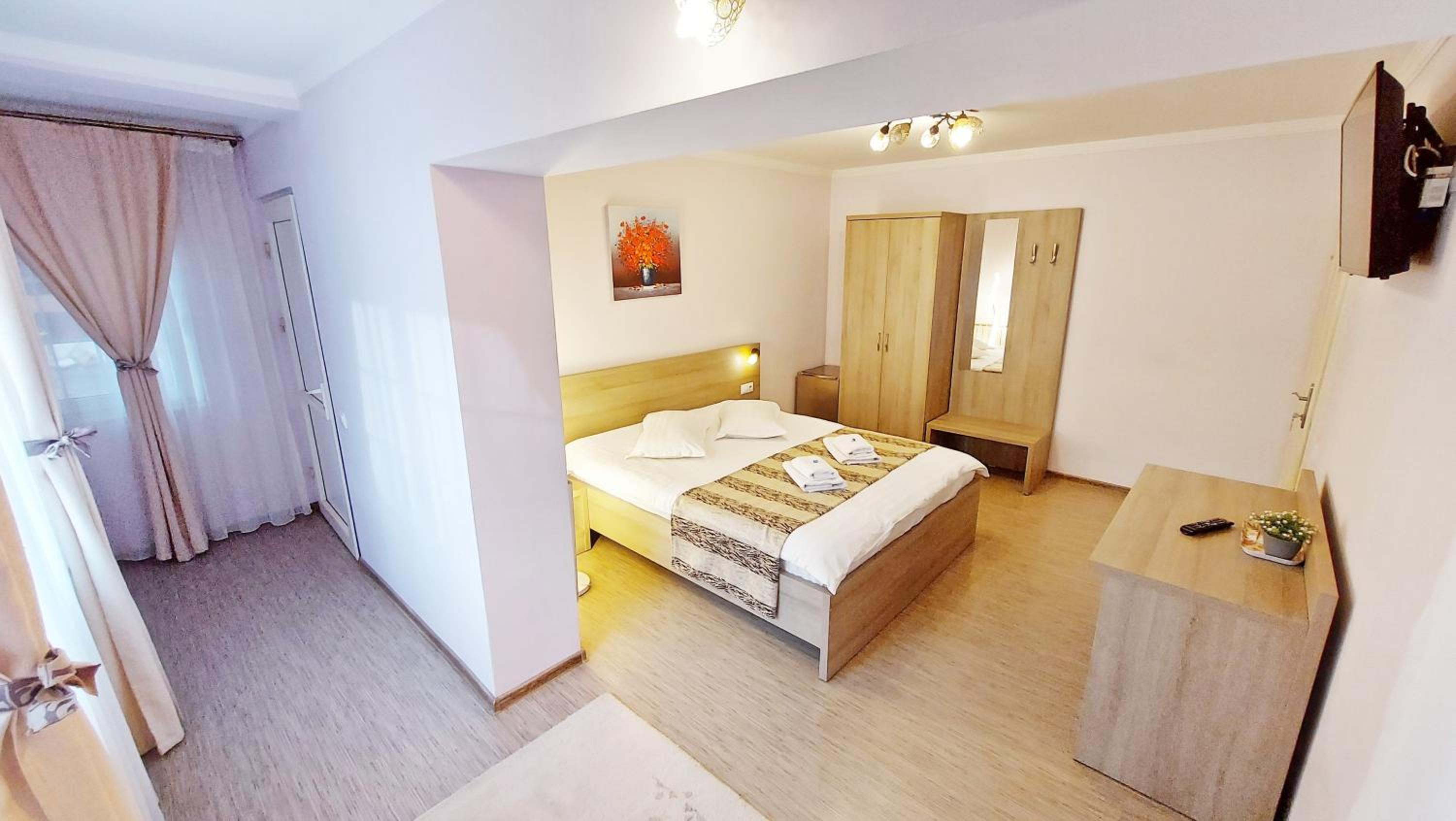 Deluxe Double Room with Balcony photo 1