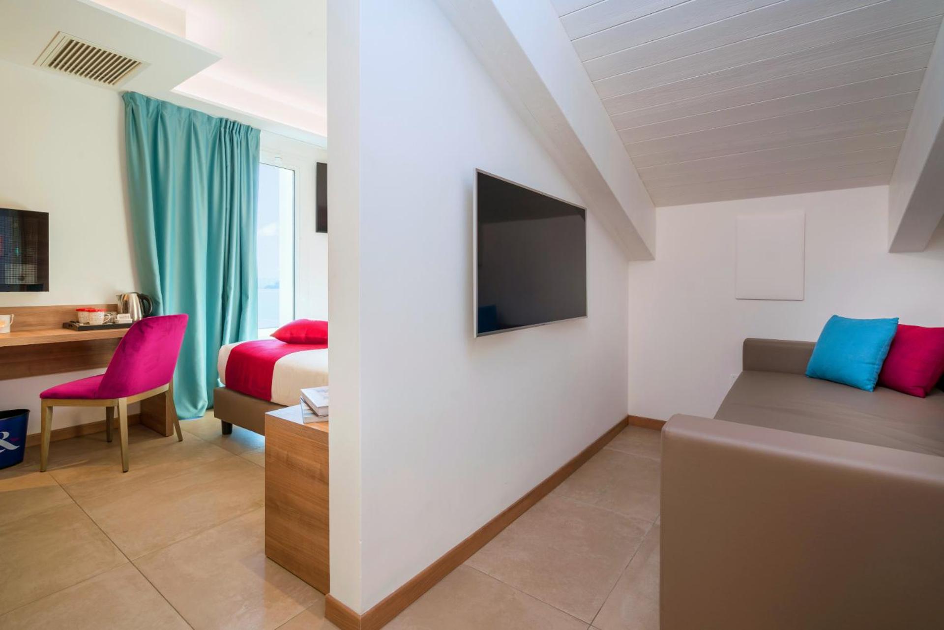 Junior Suite with jacuzzi photo 3