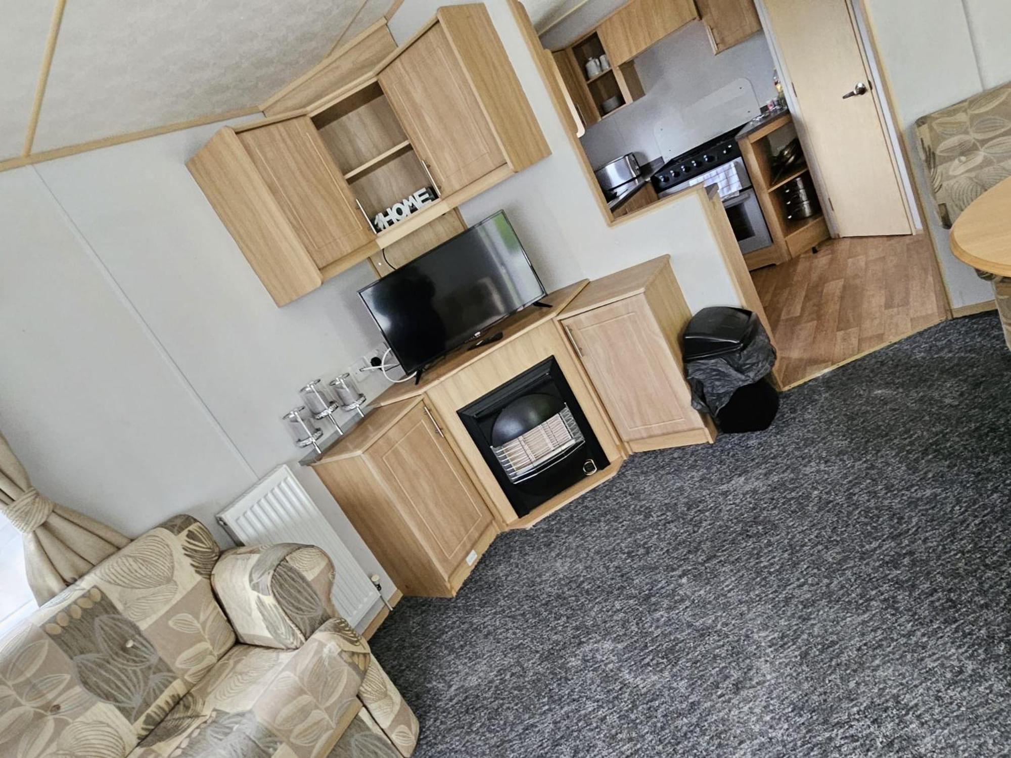 Mobile Home photo 2