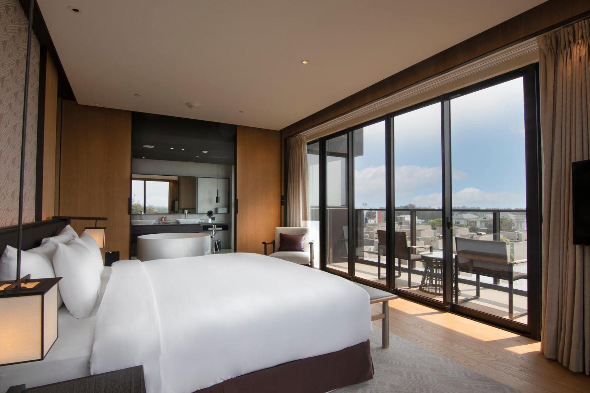 Junior King Suite with Balcony