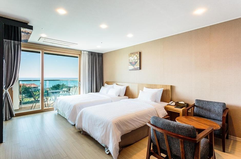 Superior Twin Room photo 2