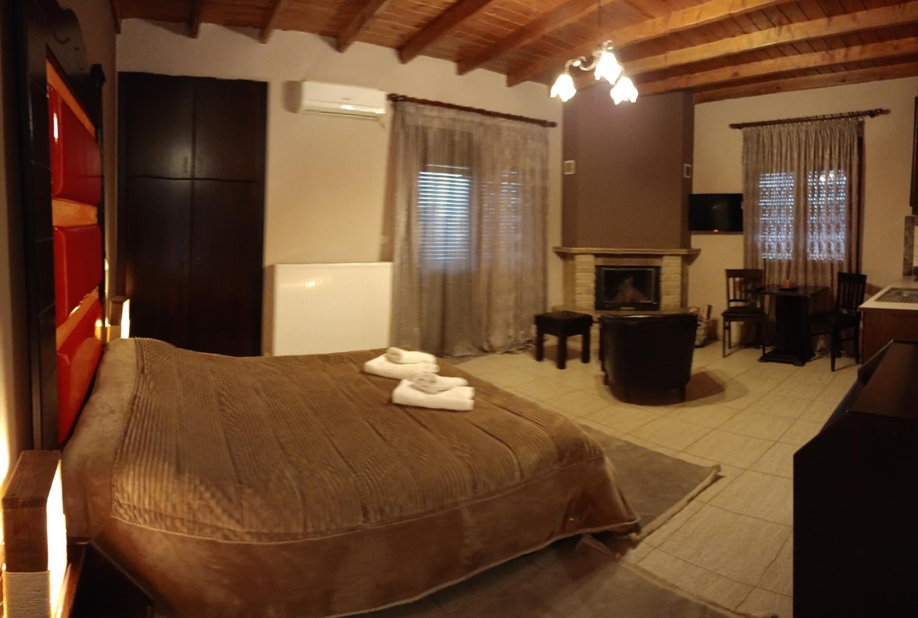 Studio with Spa Bath