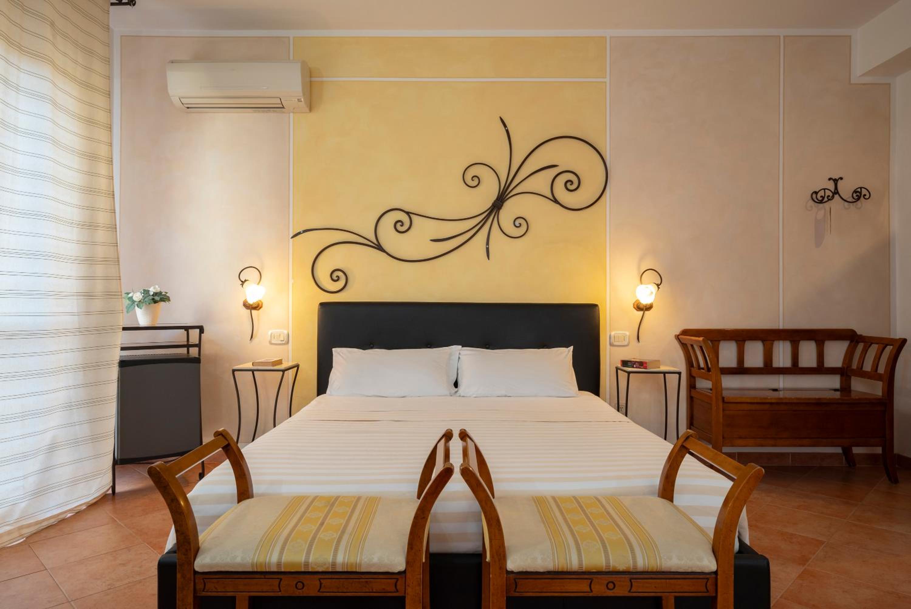 Double Room with Balcony photo 3