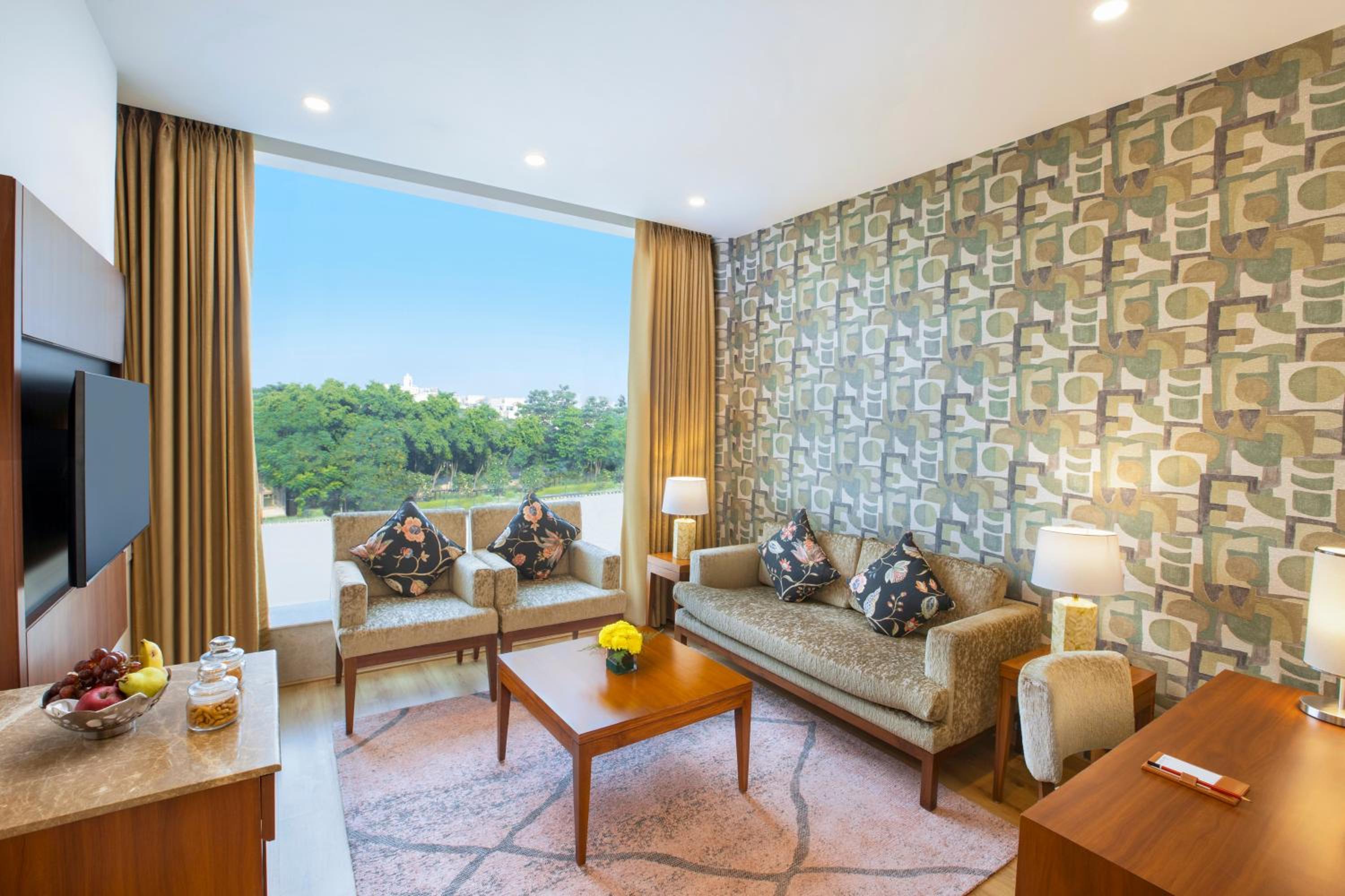 Deluxe Suite Deluxe Suite
