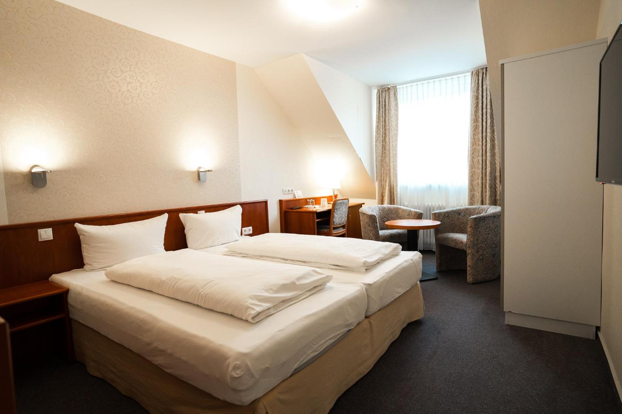 Standard Double Room - Photo 4