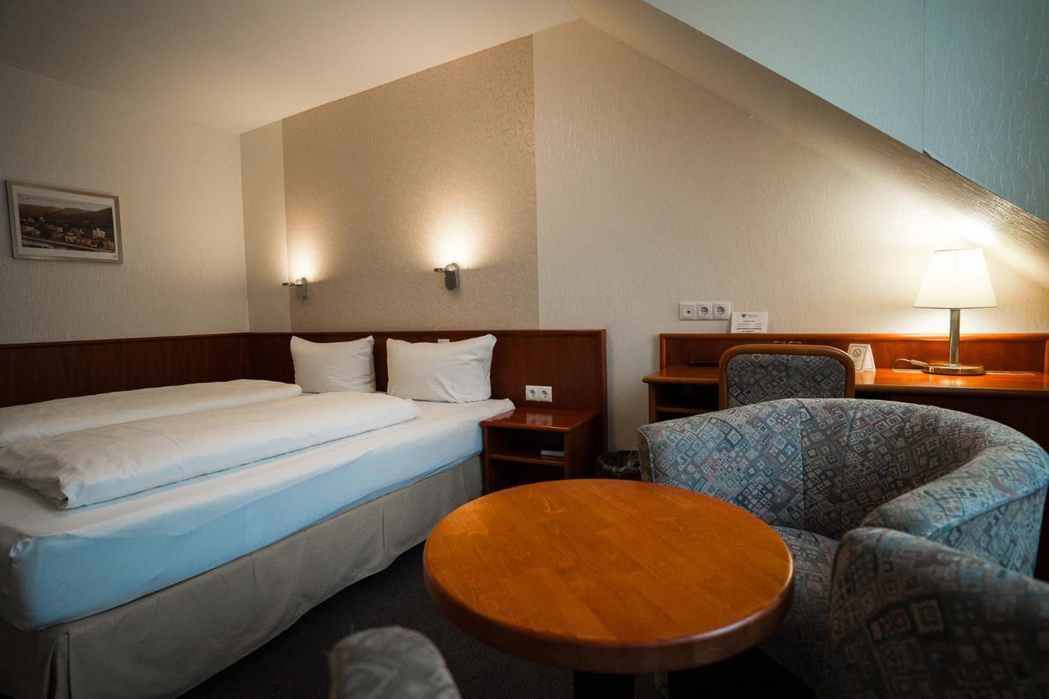 Standard Double Room - Photo 7