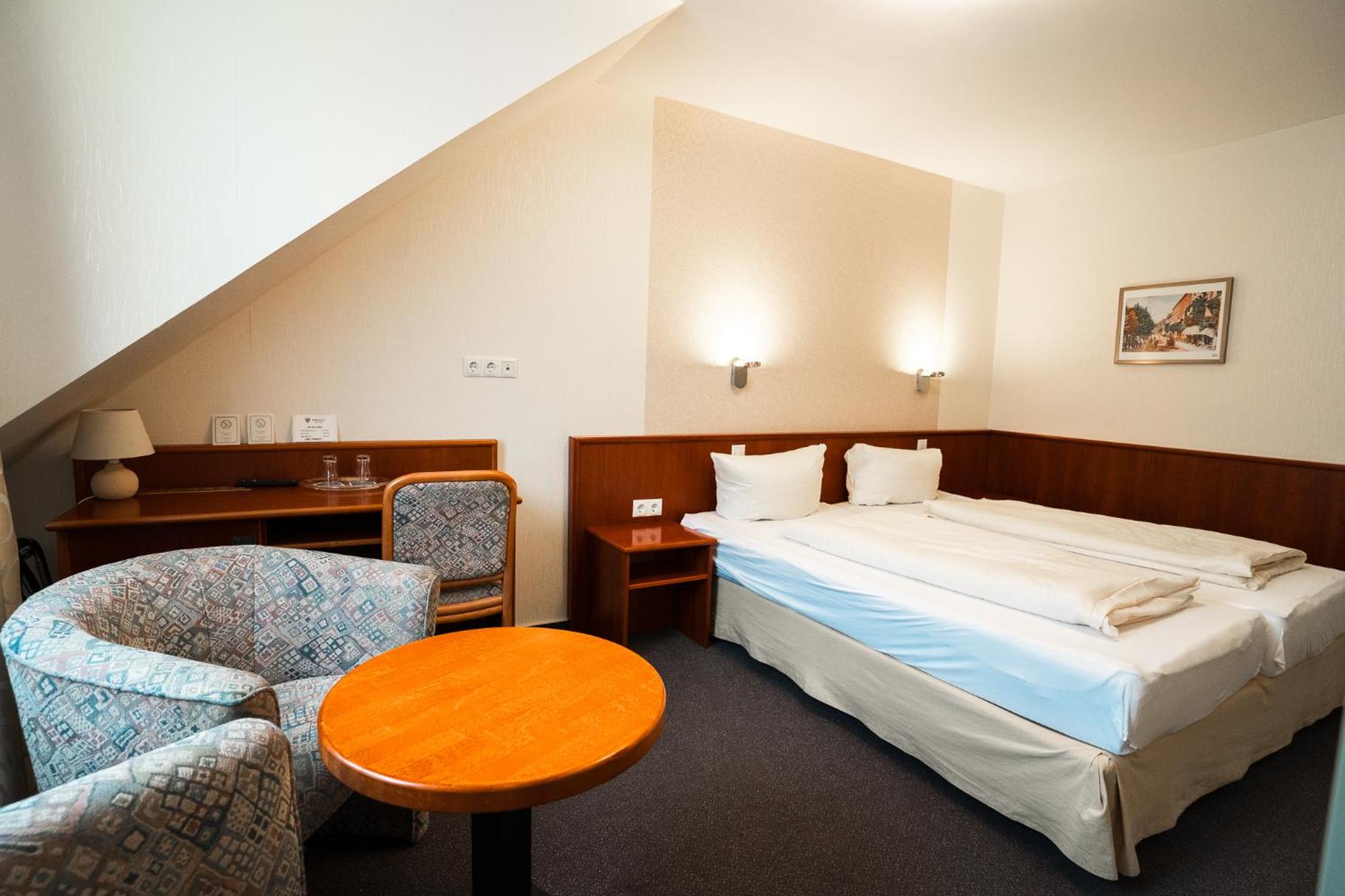 Standard Double Room - Photo 3