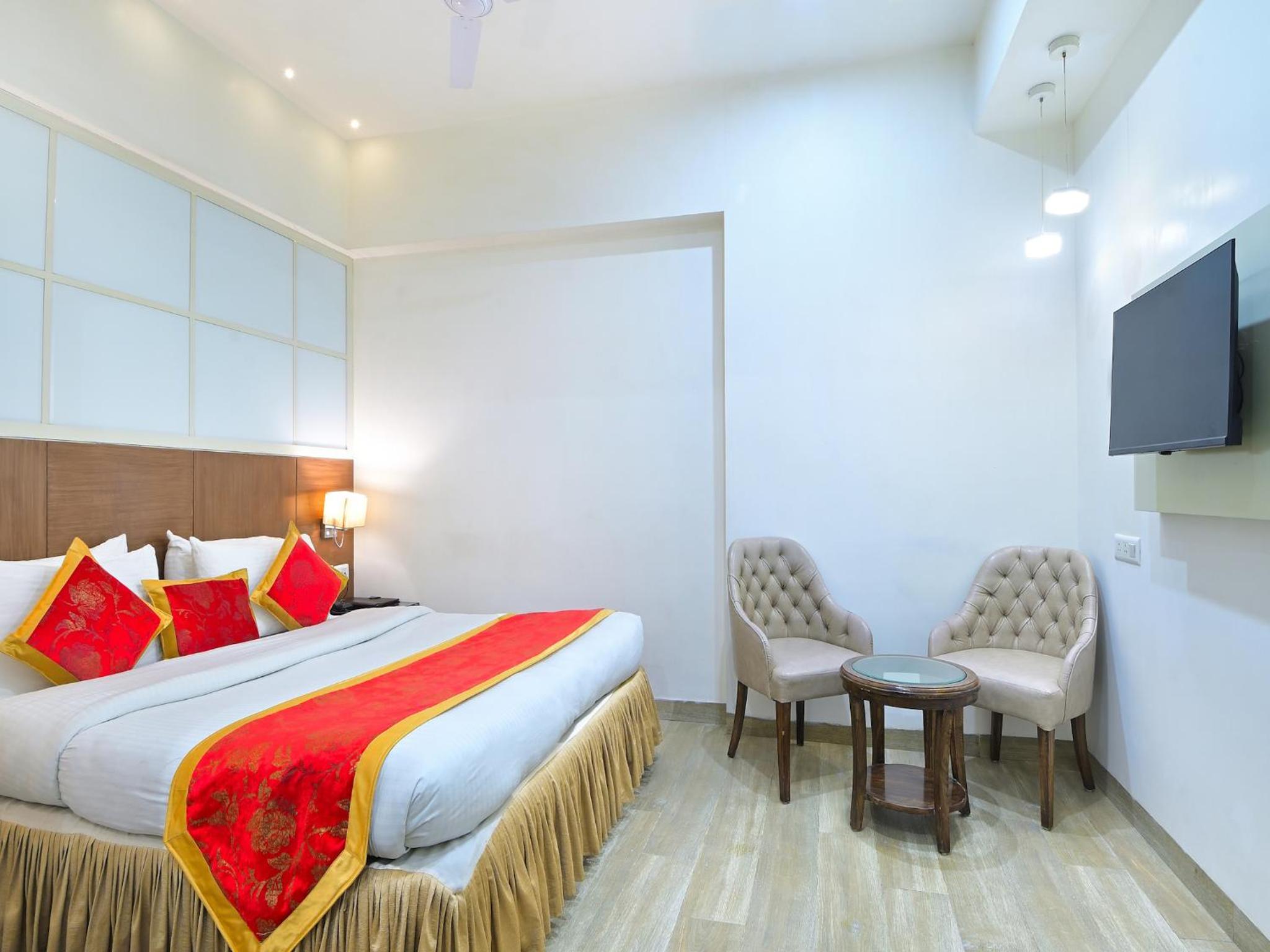 Executive Room - Photo 6