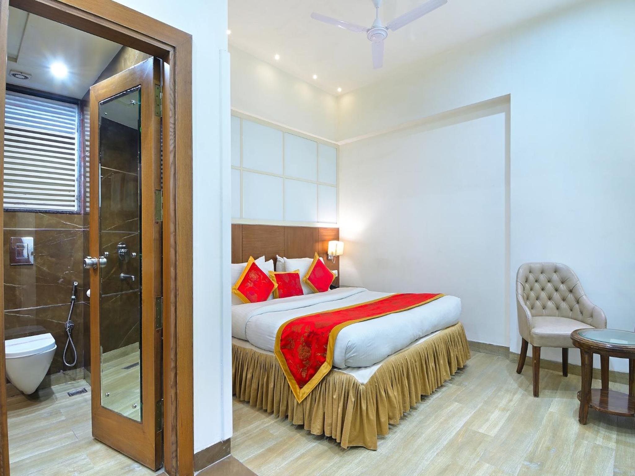 Executive Room - Photo 2