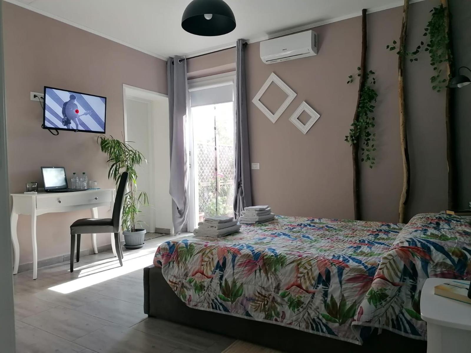 Superior King Room photo 2