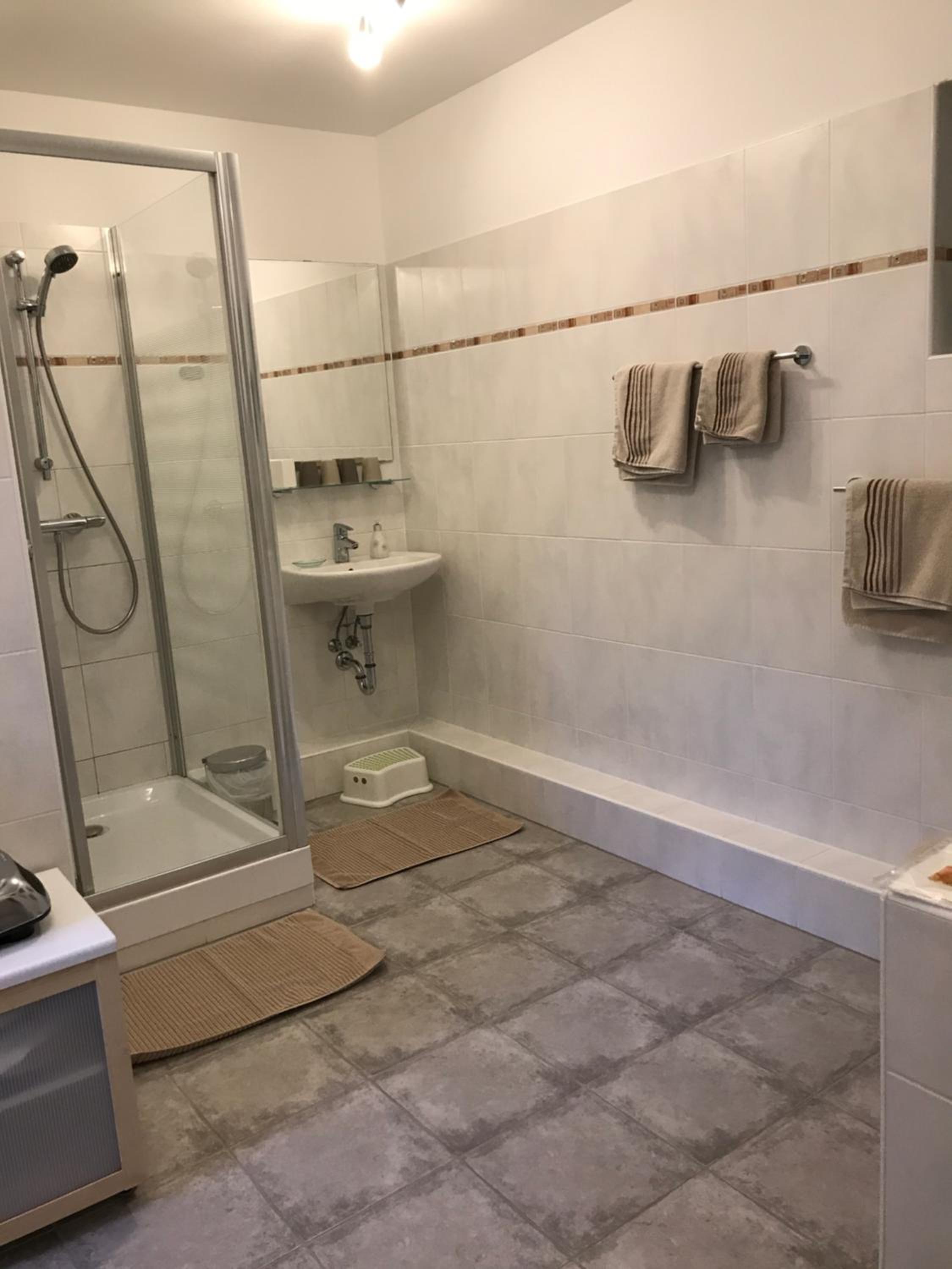 Family Room with Private Bathroom - Photo 78