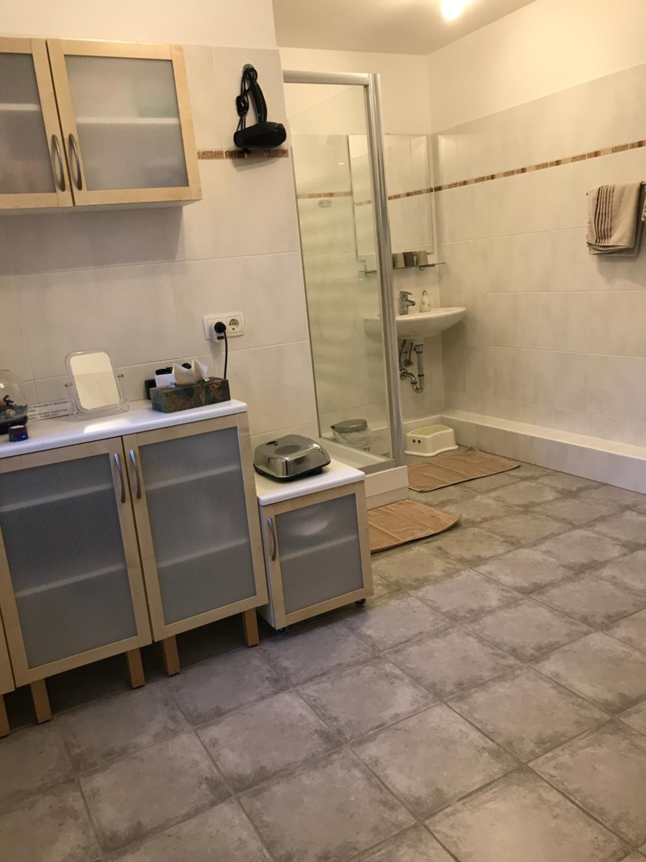 Family Room with Private Bathroom - Photo 72