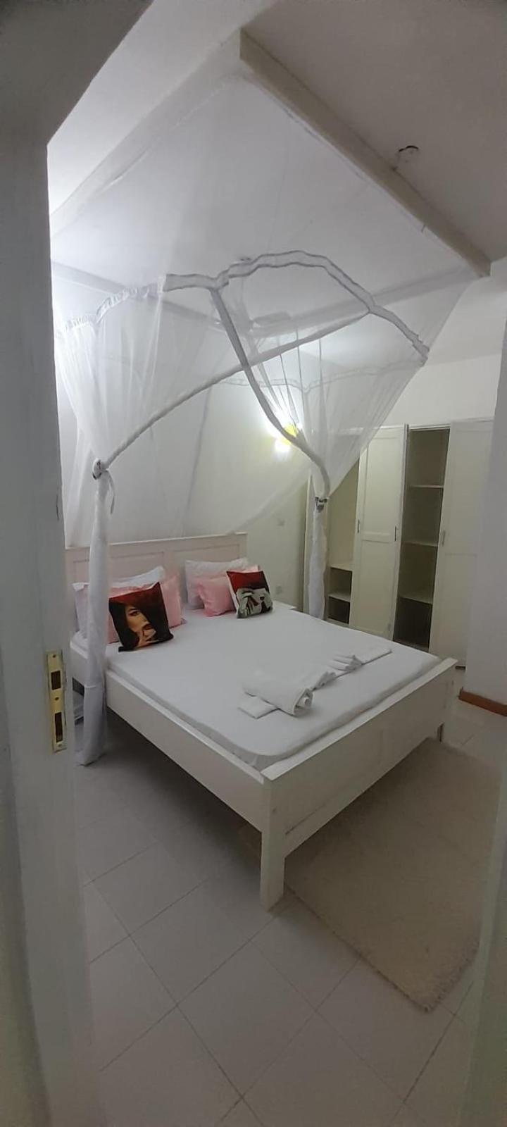 One-Bedroom Apartment Upper Floor