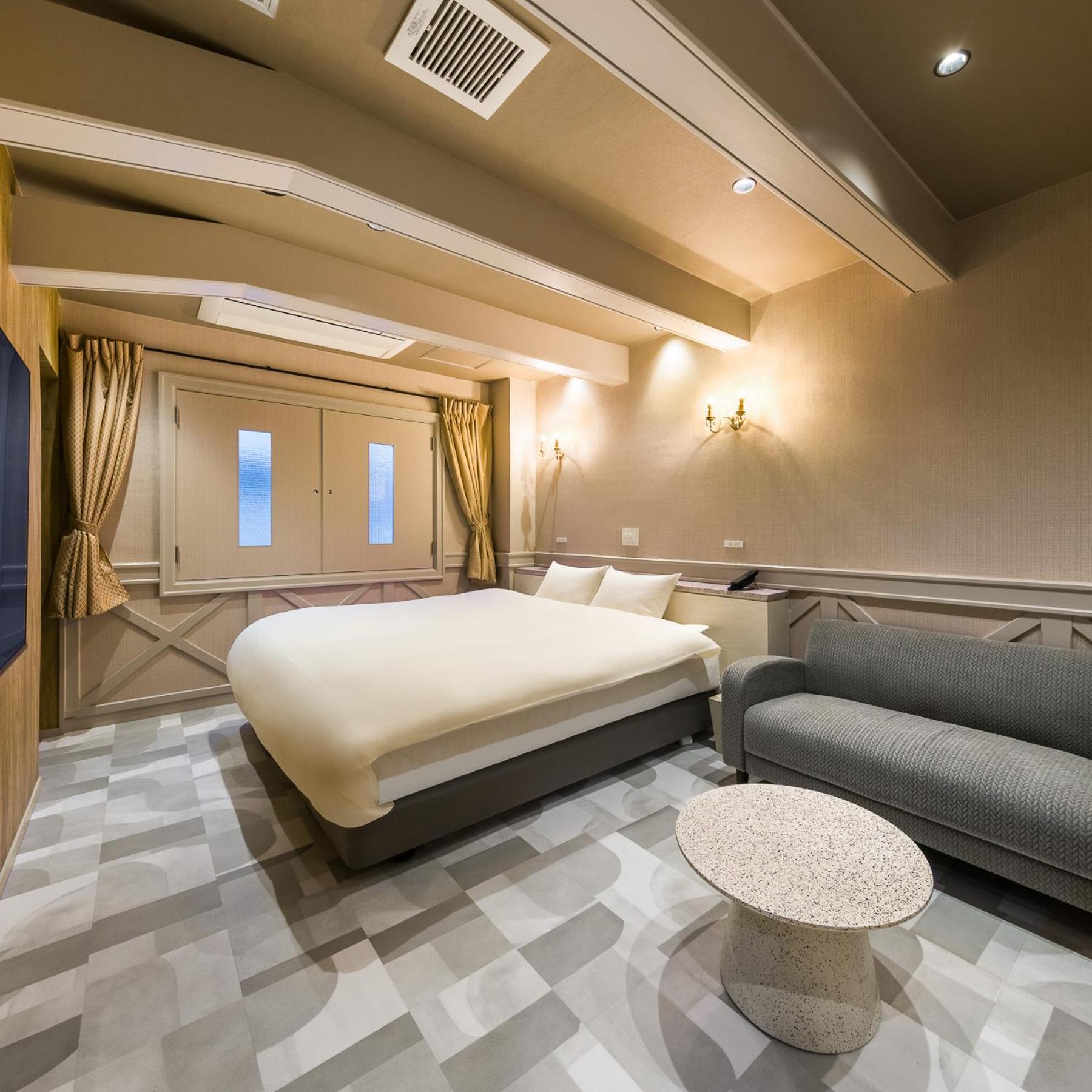 Double Room - Photo 9