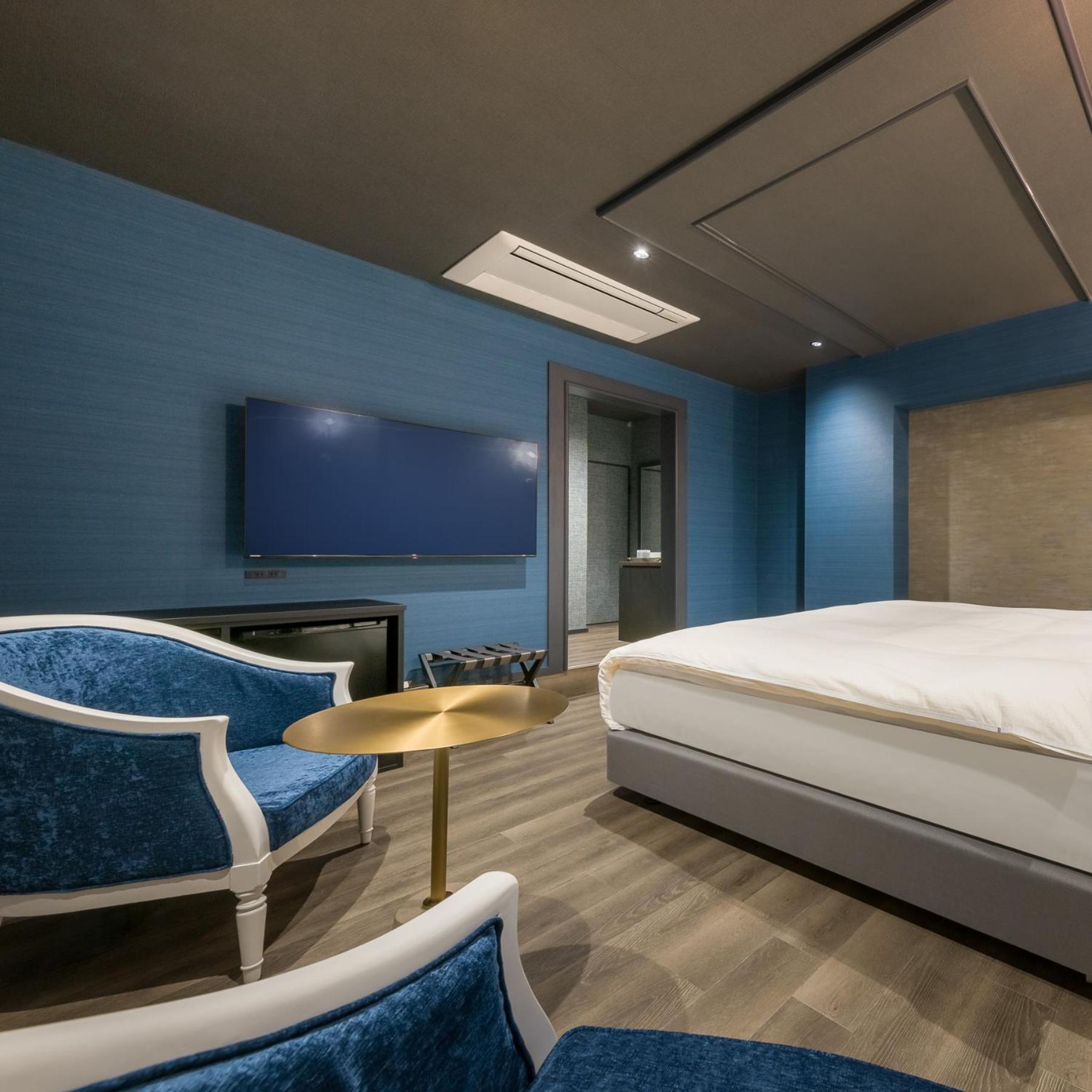 Double Room - Photo 6