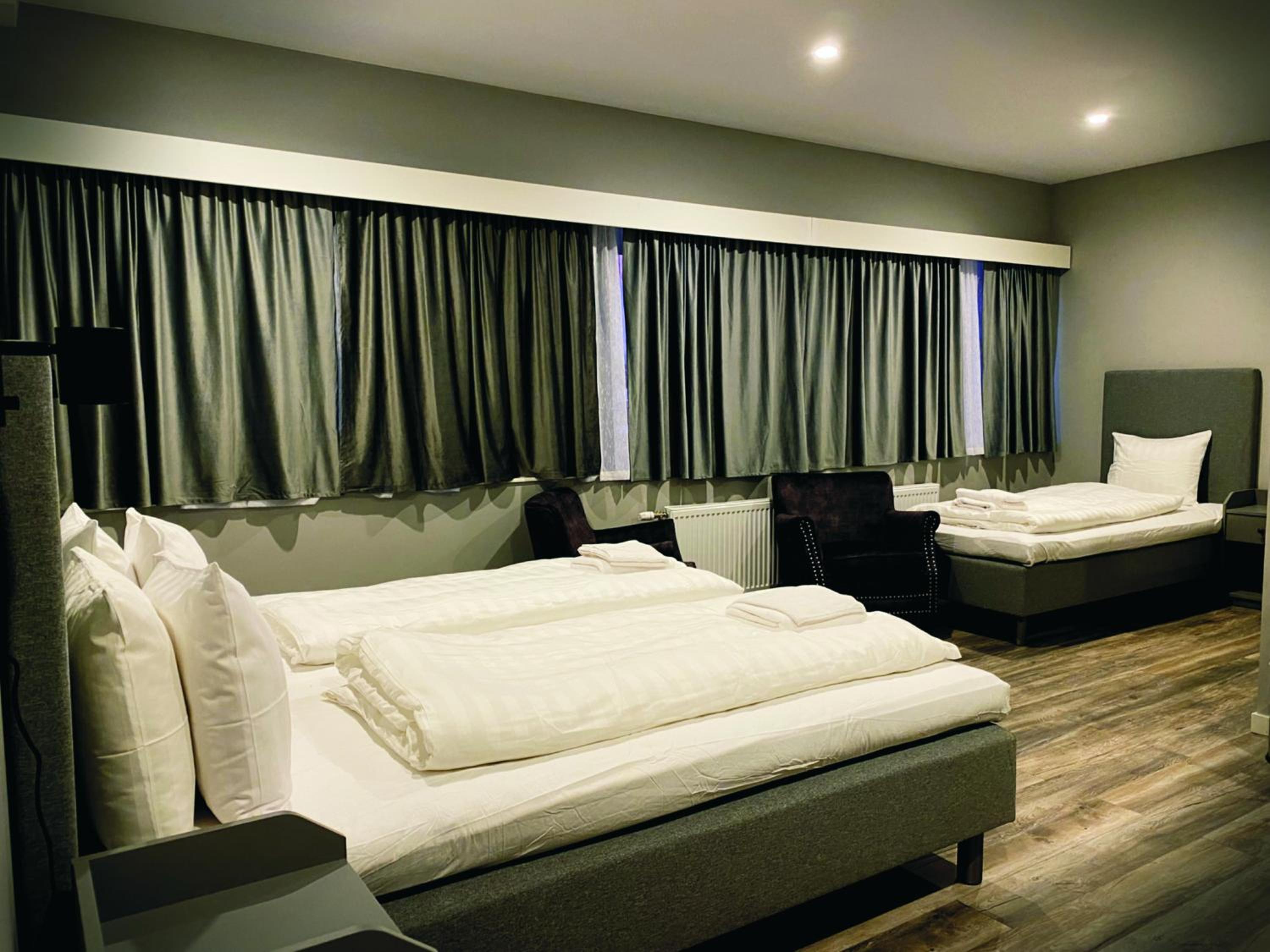 Standard Family Room - Photo 4