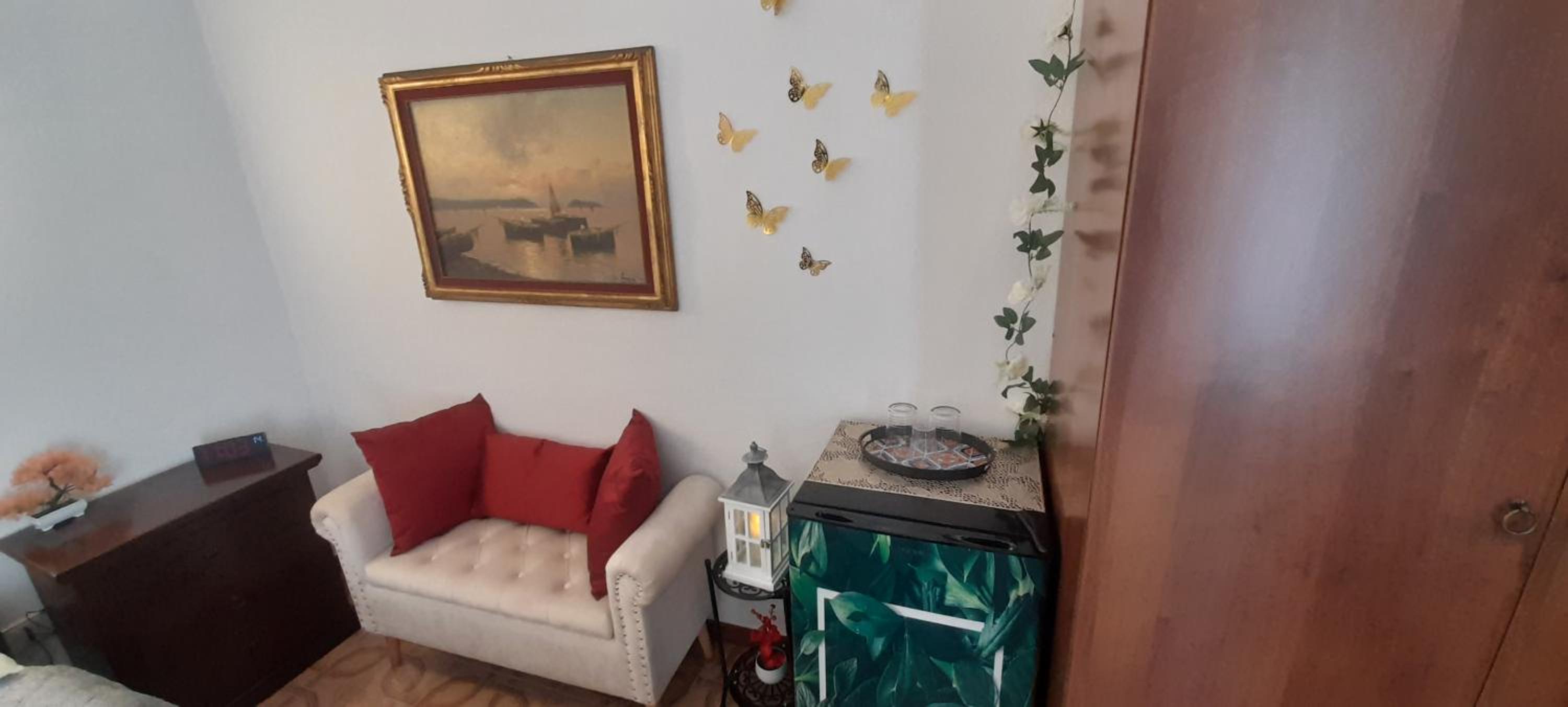 Triple Room with Balcony - Photo 4