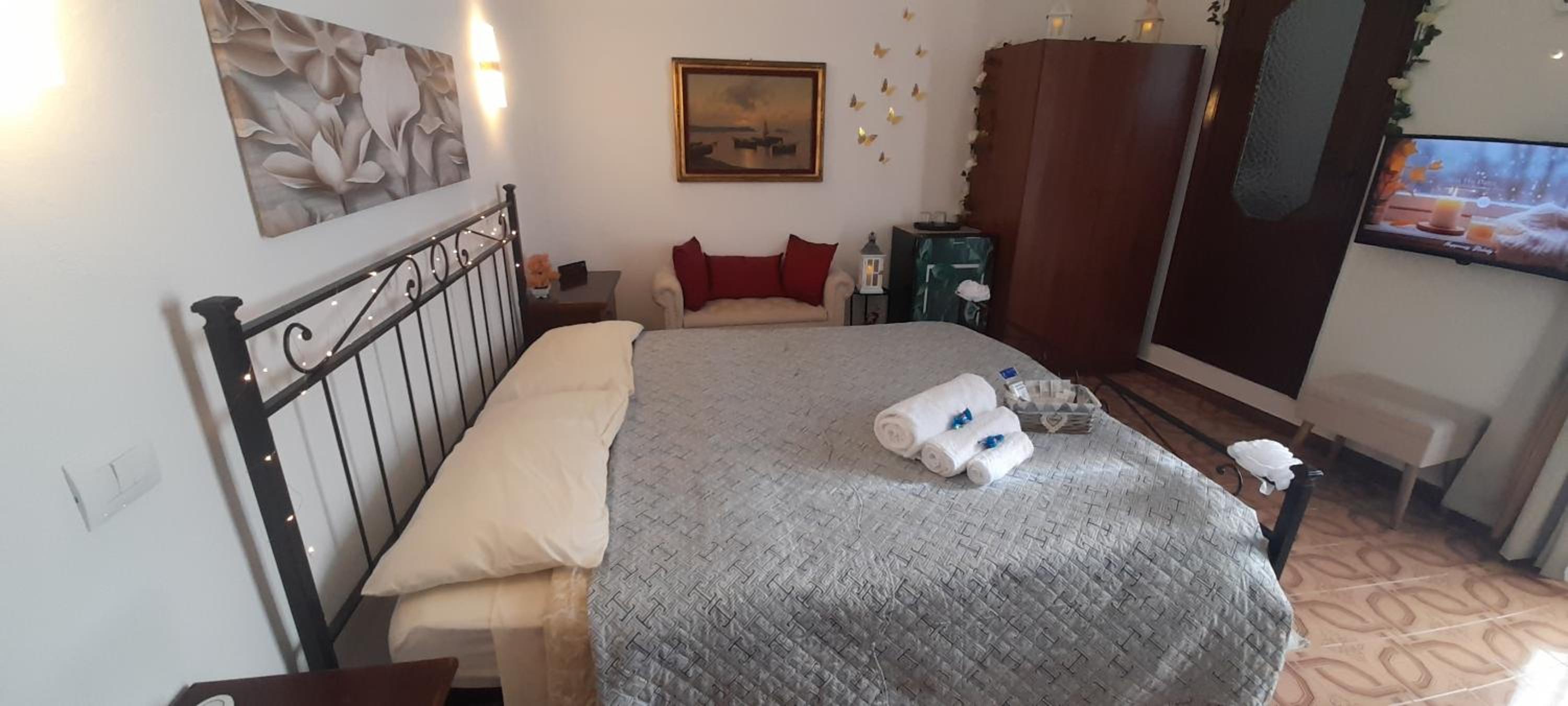 Triple Room with Balcony - Photo 17