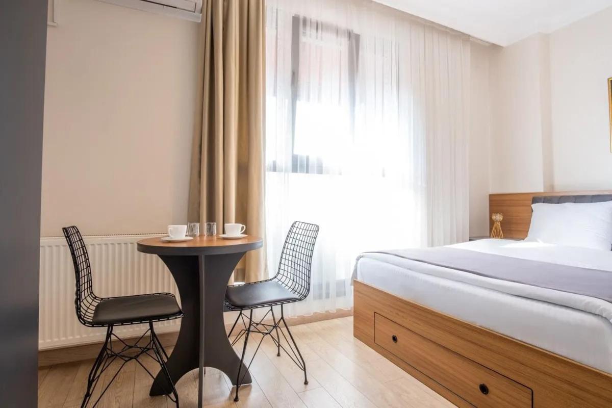 Large Double Room photo 3