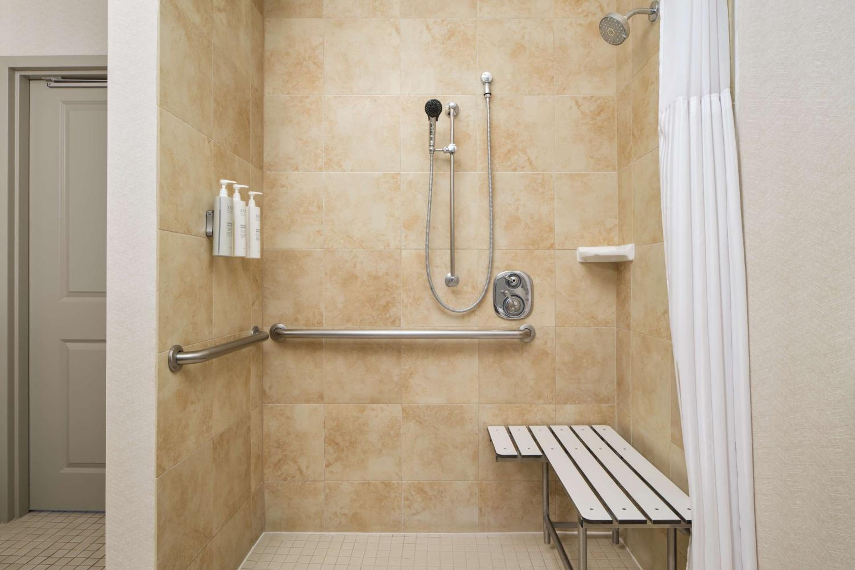 King Room with Roll-In Shower - Mobility/Hearing Accessible - Photo 5