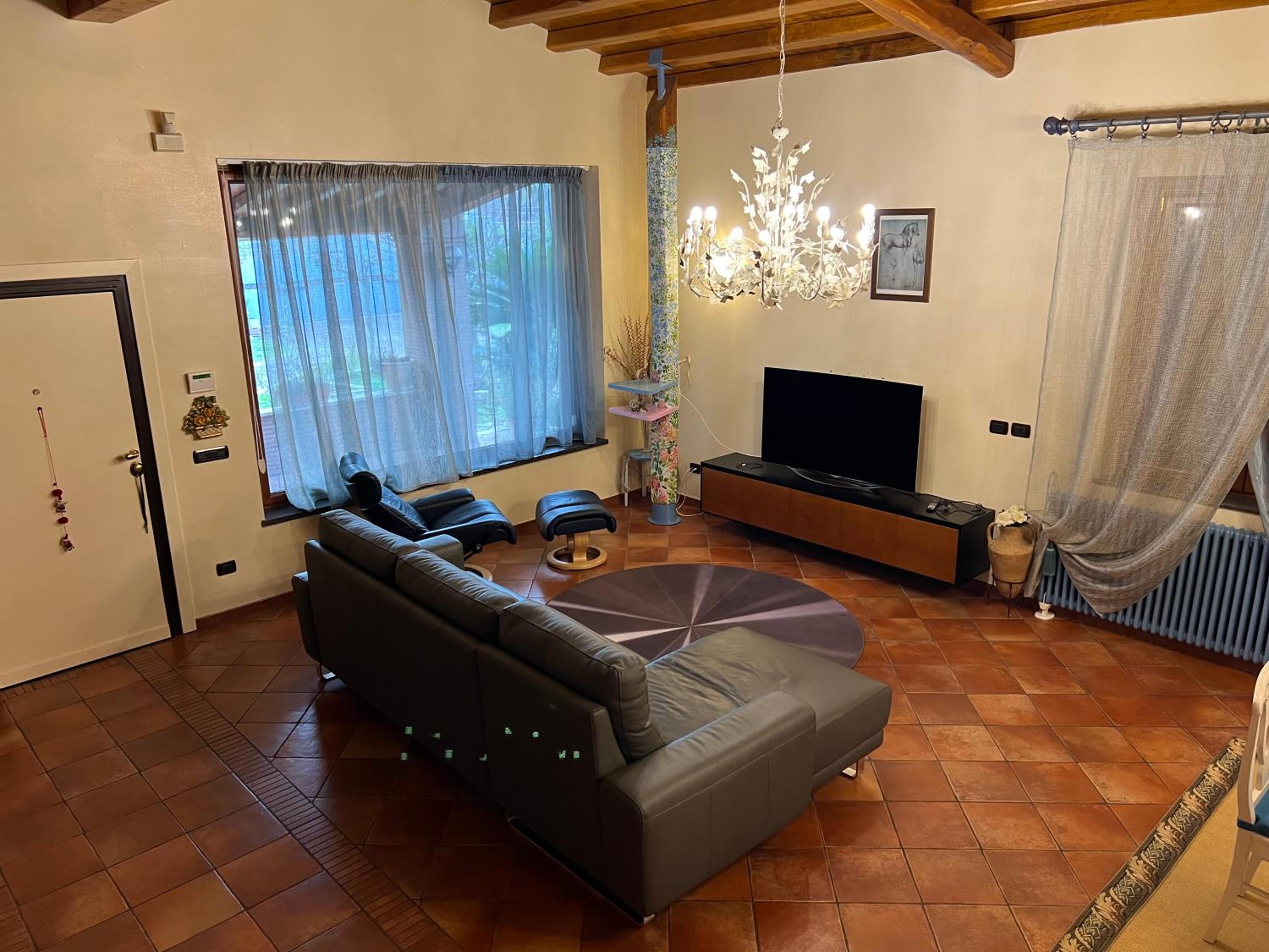 Villa photo 1